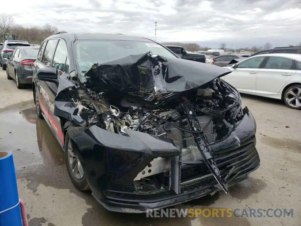 1 Photograph of a damaged car 5TDKSKFC3MS028278 TOYOTA SIENNA 2021