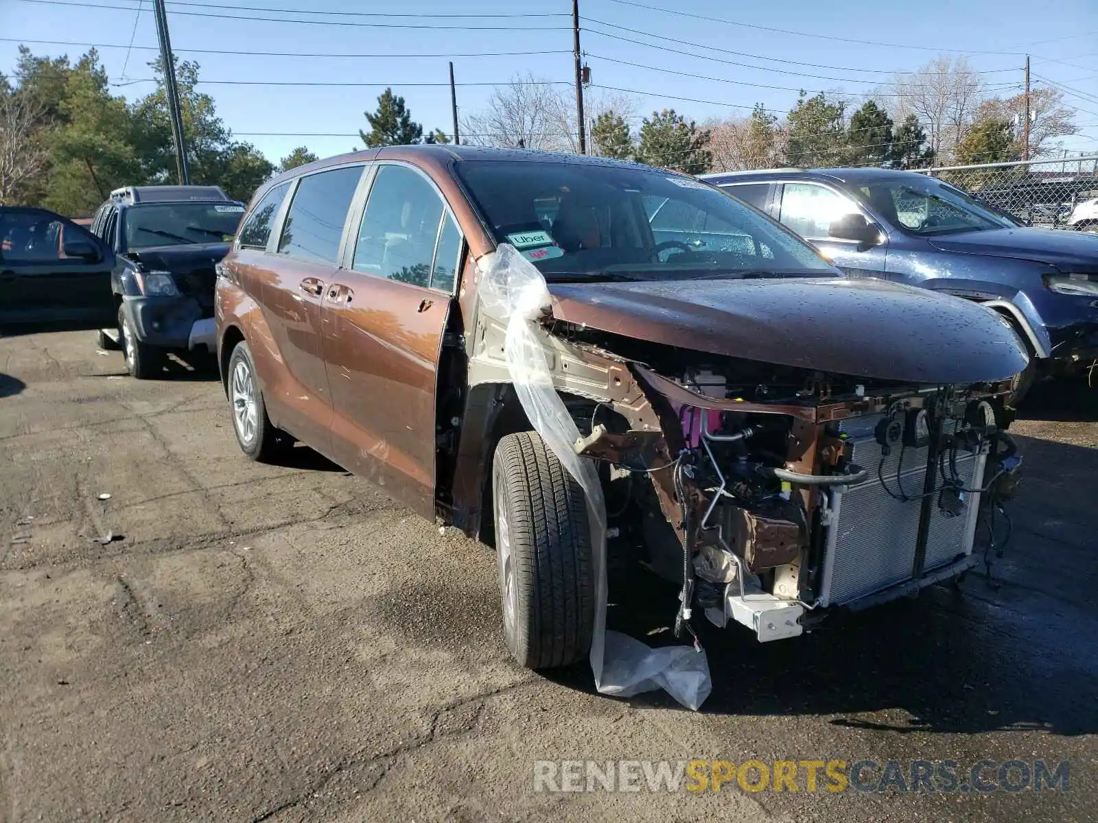 1 Photograph of a damaged car 5TDKSKFC4MS004667 TOYOTA SIENNA 2021