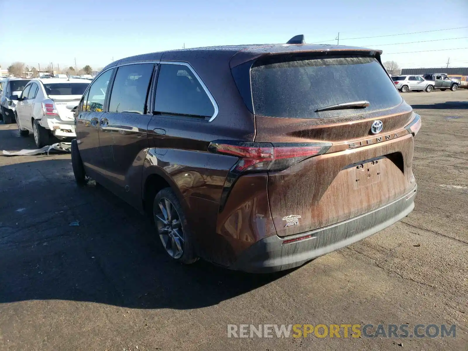 3 Photograph of a damaged car 5TDKSKFC4MS004667 TOYOTA SIENNA 2021