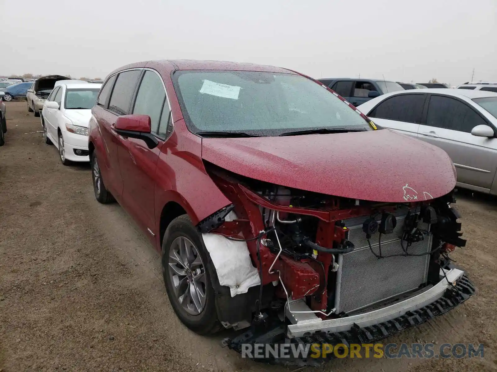 1 Photograph of a damaged car 5TDKSKFC4MS005835 TOYOTA SIENNA 2021