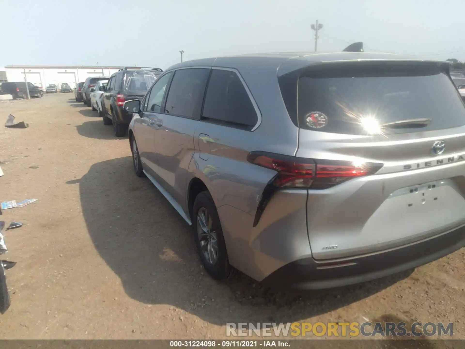 3 Photograph of a damaged car 5TDKSKFC6MS006954 TOYOTA SIENNA 2021