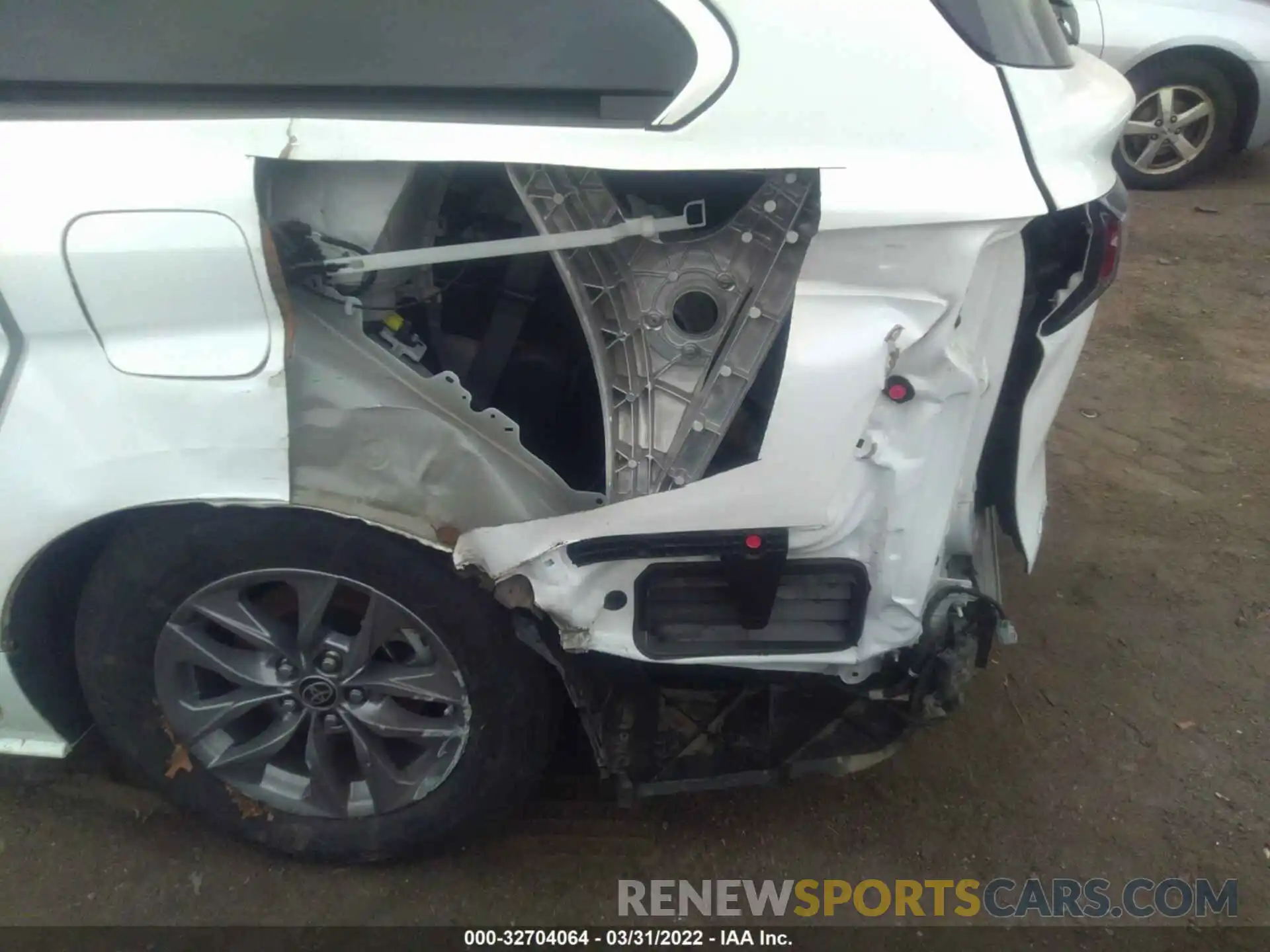 6 Photograph of a damaged car 5TDKSKFC6MS037105 TOYOTA SIENNA 2021