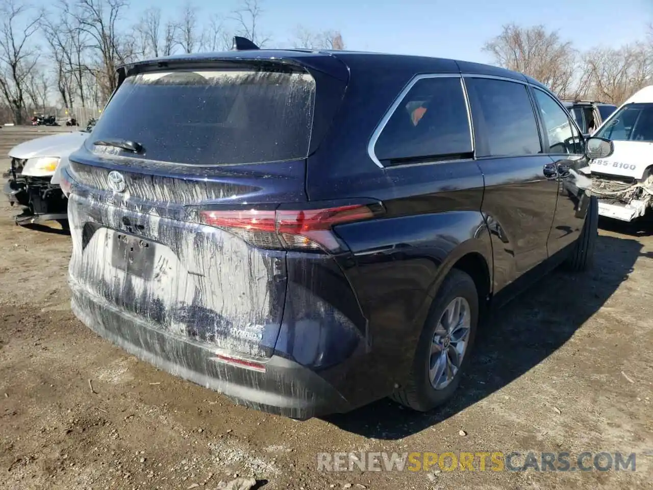 4 Photograph of a damaged car 5TDKSKFC7MS007000 TOYOTA SIENNA 2021