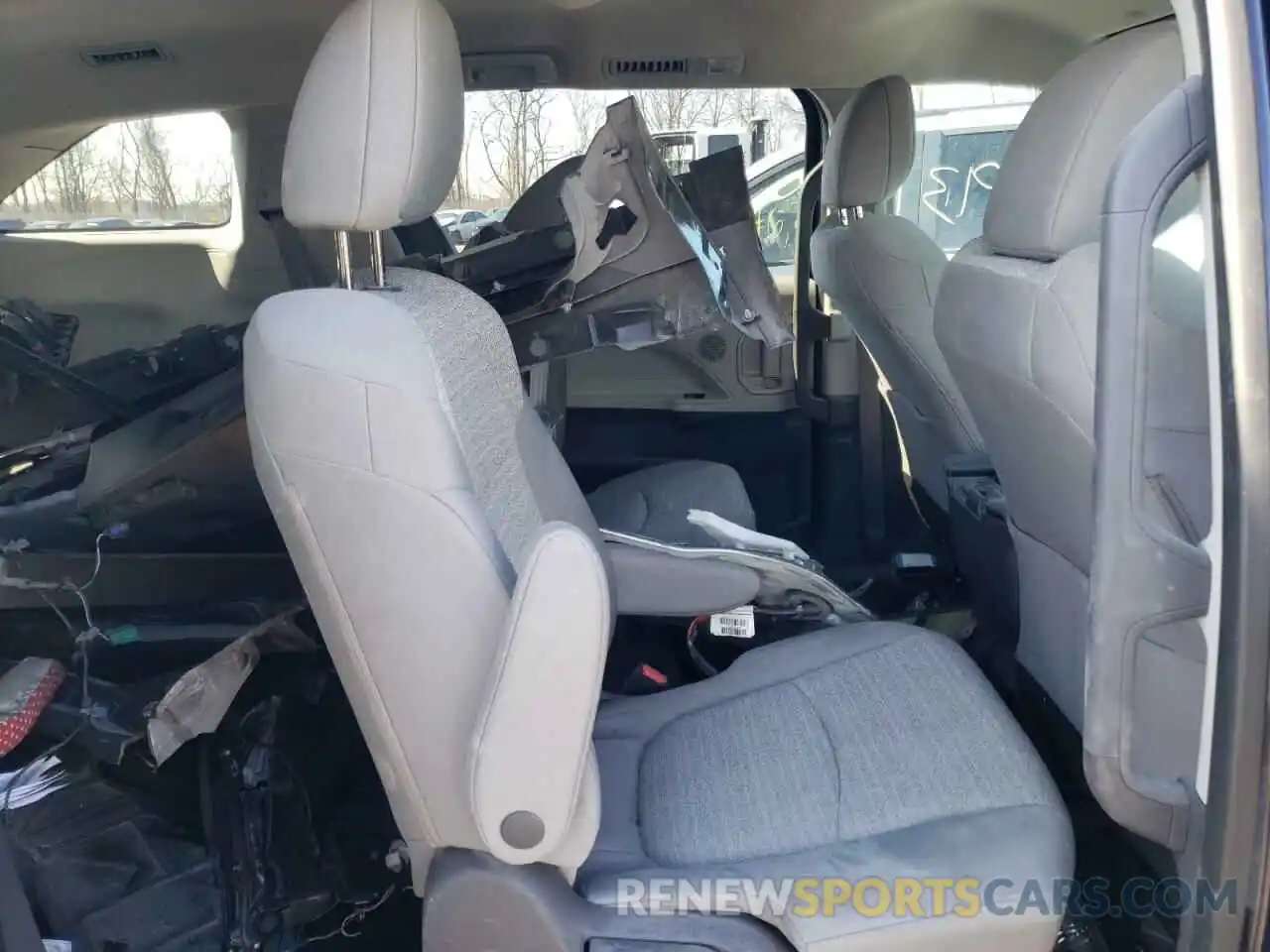 6 Photograph of a damaged car 5TDKSKFC7MS007000 TOYOTA SIENNA 2021