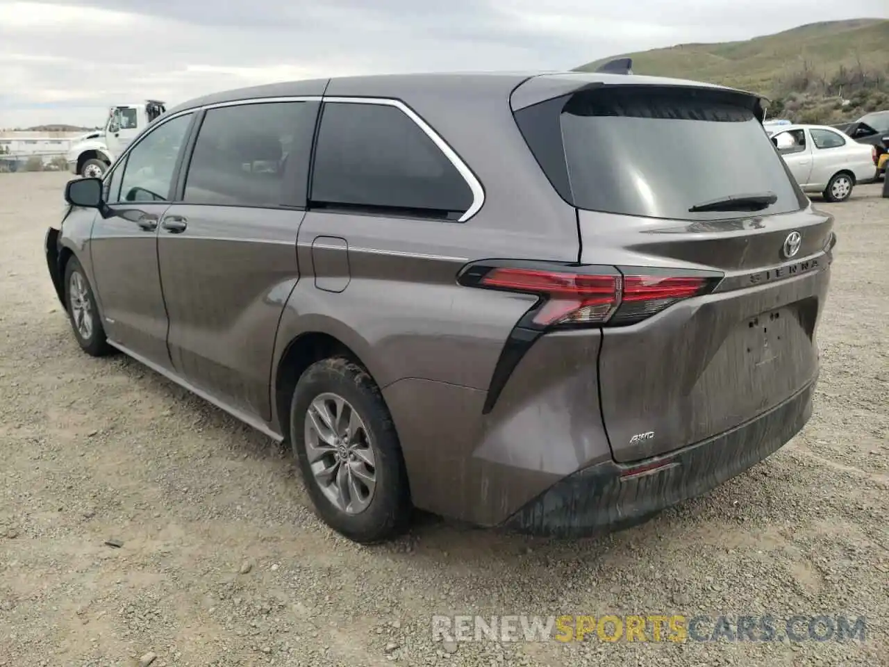 3 Photograph of a damaged car 5TDKSKFC7MS011984 TOYOTA SIENNA 2021