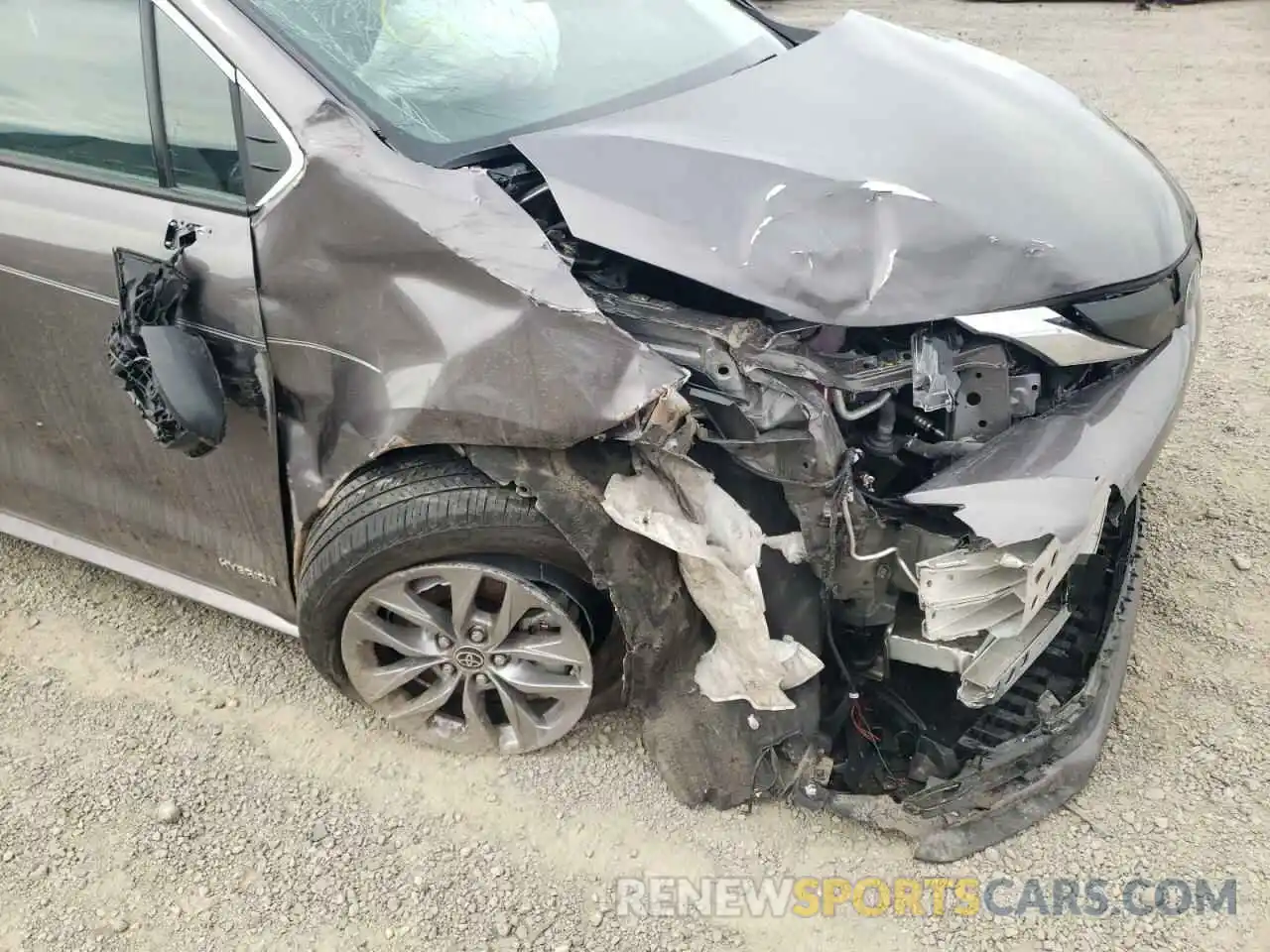 9 Photograph of a damaged car 5TDKSKFC7MS011984 TOYOTA SIENNA 2021