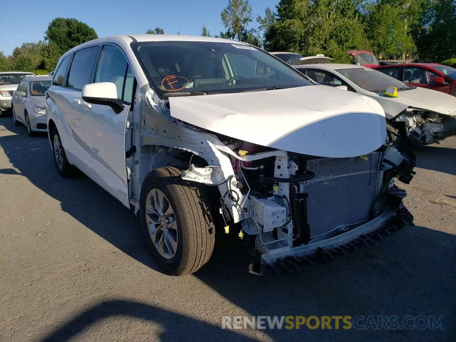 1 Photograph of a damaged car 5TDKSKFC7MS025707 TOYOTA SIENNA 2021