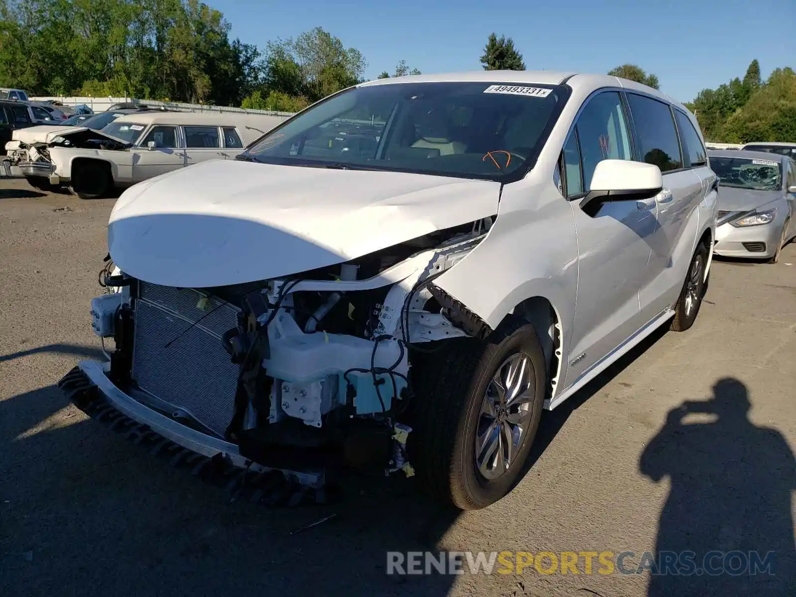 2 Photograph of a damaged car 5TDKSKFC7MS025707 TOYOTA SIENNA 2021