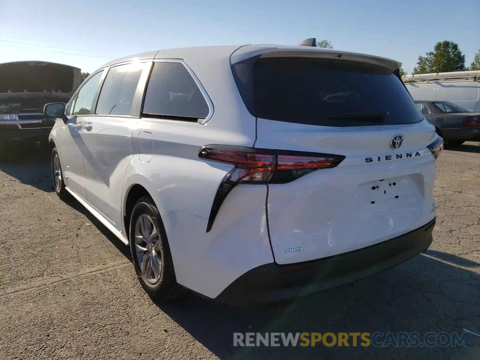 3 Photograph of a damaged car 5TDKSKFC7MS025707 TOYOTA SIENNA 2021