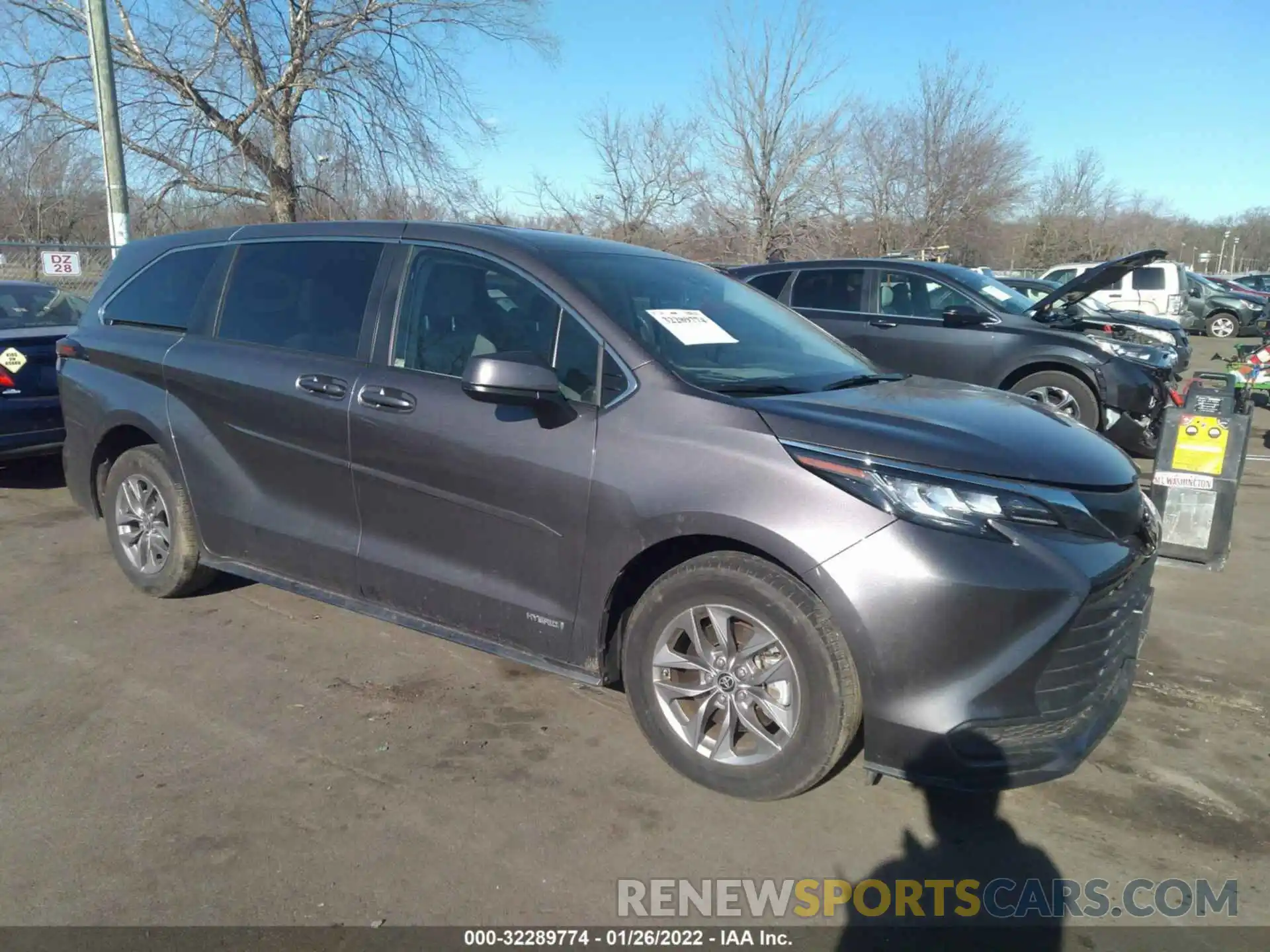 1 Photograph of a damaged car 5TDKSKFC8MS001271 TOYOTA SIENNA 2021