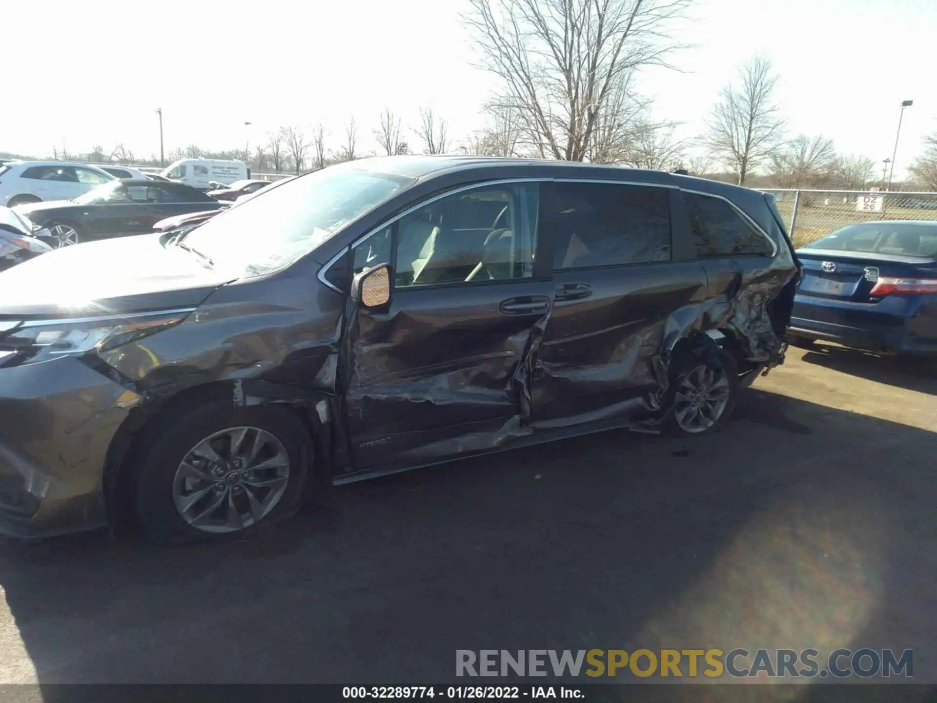 6 Photograph of a damaged car 5TDKSKFC8MS001271 TOYOTA SIENNA 2021