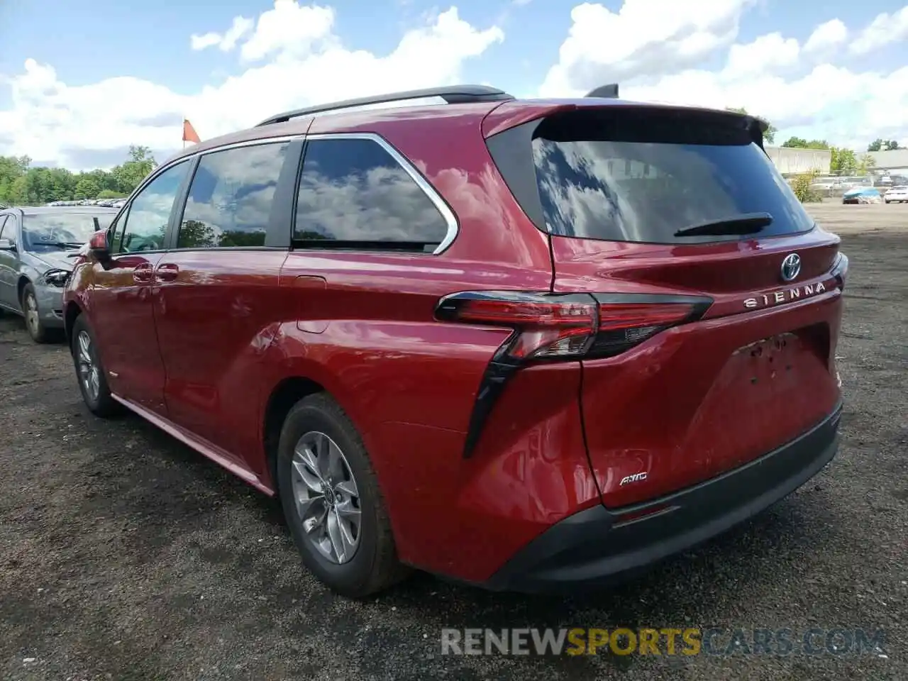 3 Photograph of a damaged car 5TDKSKFC8MS036439 TOYOTA SIENNA 2021