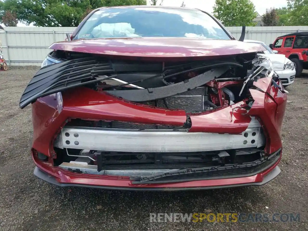 9 Photograph of a damaged car 5TDKSKFC8MS036439 TOYOTA SIENNA 2021