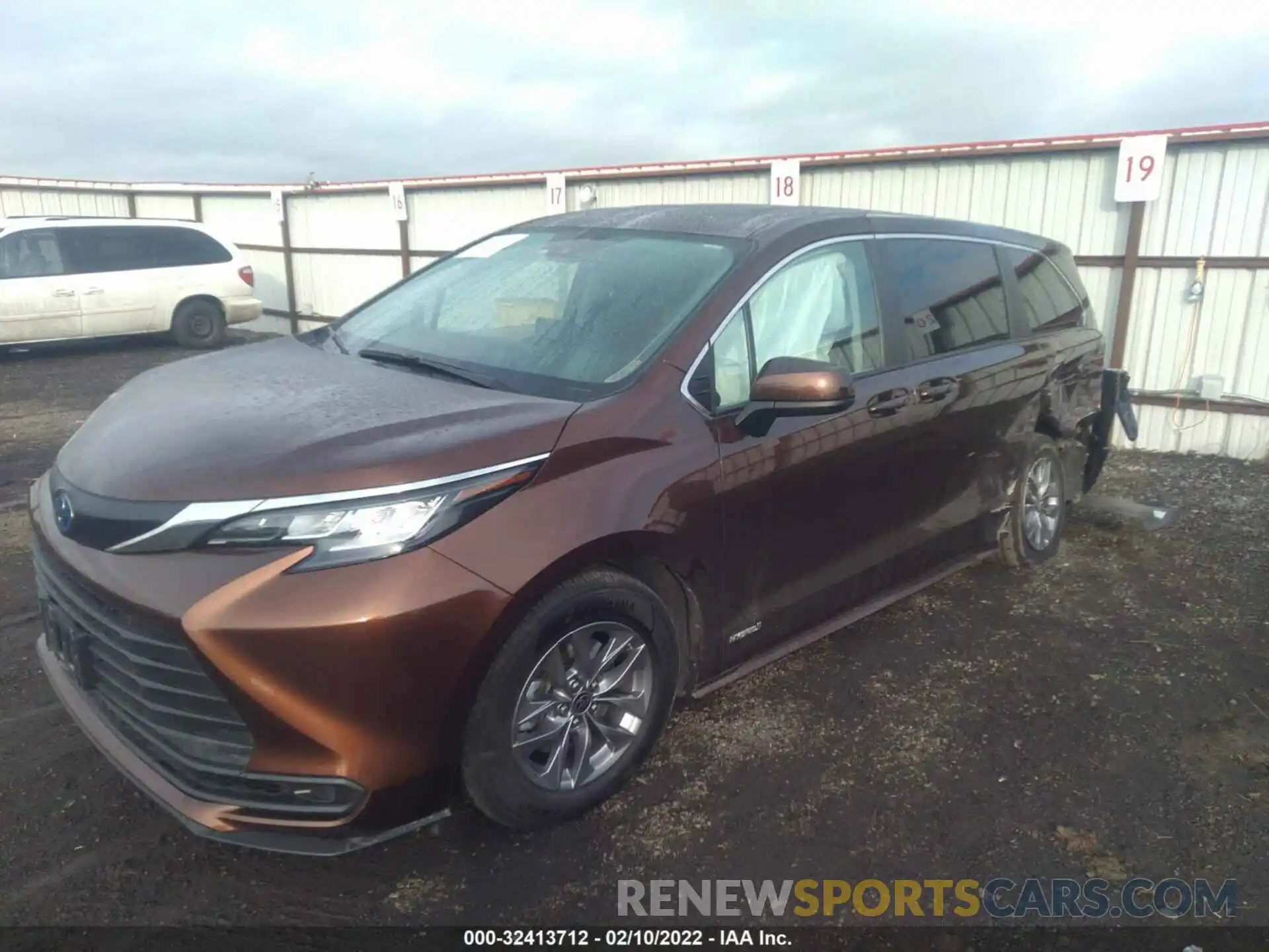 1 Photograph of a damaged car 5TDKSKFCXMS019299 TOYOTA SIENNA 2021