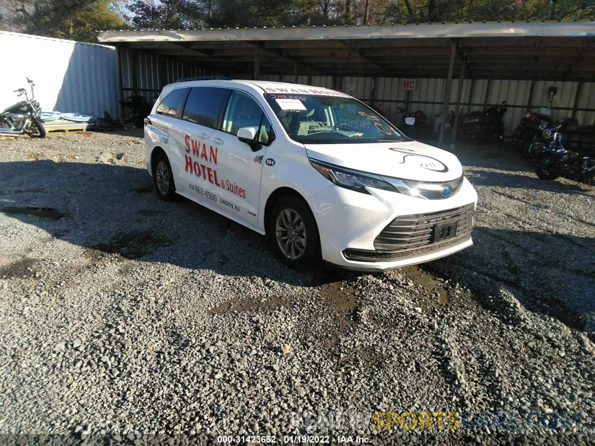 1 Photograph of a damaged car 5TDKSKFCXMS033347 TOYOTA SIENNA 2021