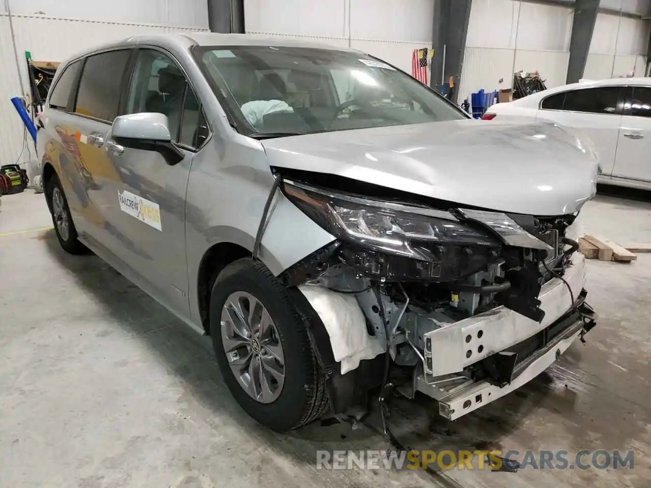 1 Photograph of a damaged car 5TDKSKFCXMS036362 TOYOTA SIENNA 2021