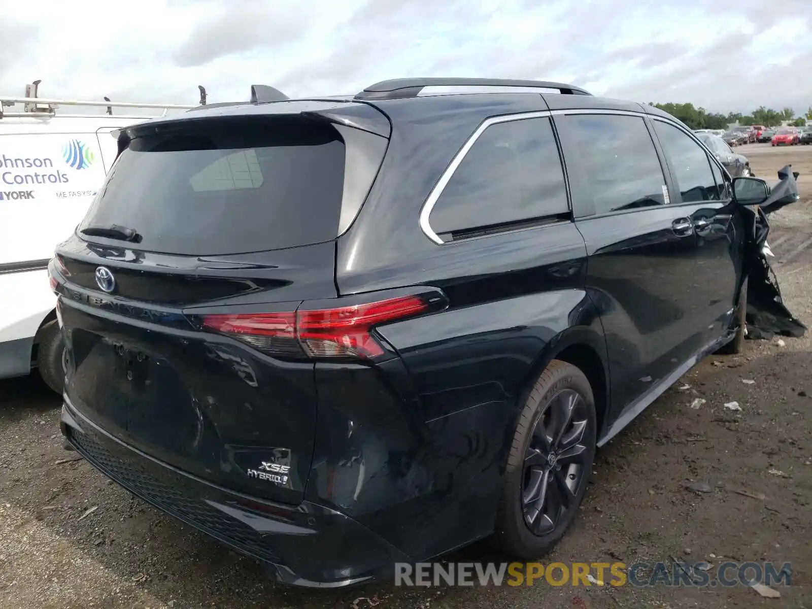 4 Photograph of a damaged car 5TDXRKEC0MS003115 TOYOTA SIENNA 2021