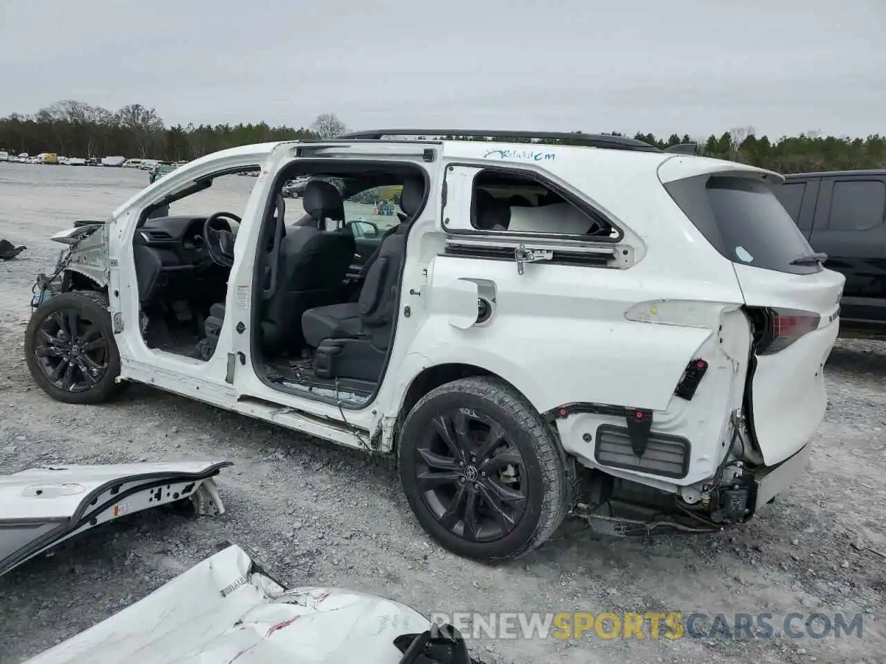 2 Photograph of a damaged car 5TDXRKEC0MS009111 TOYOTA SIENNA 2021