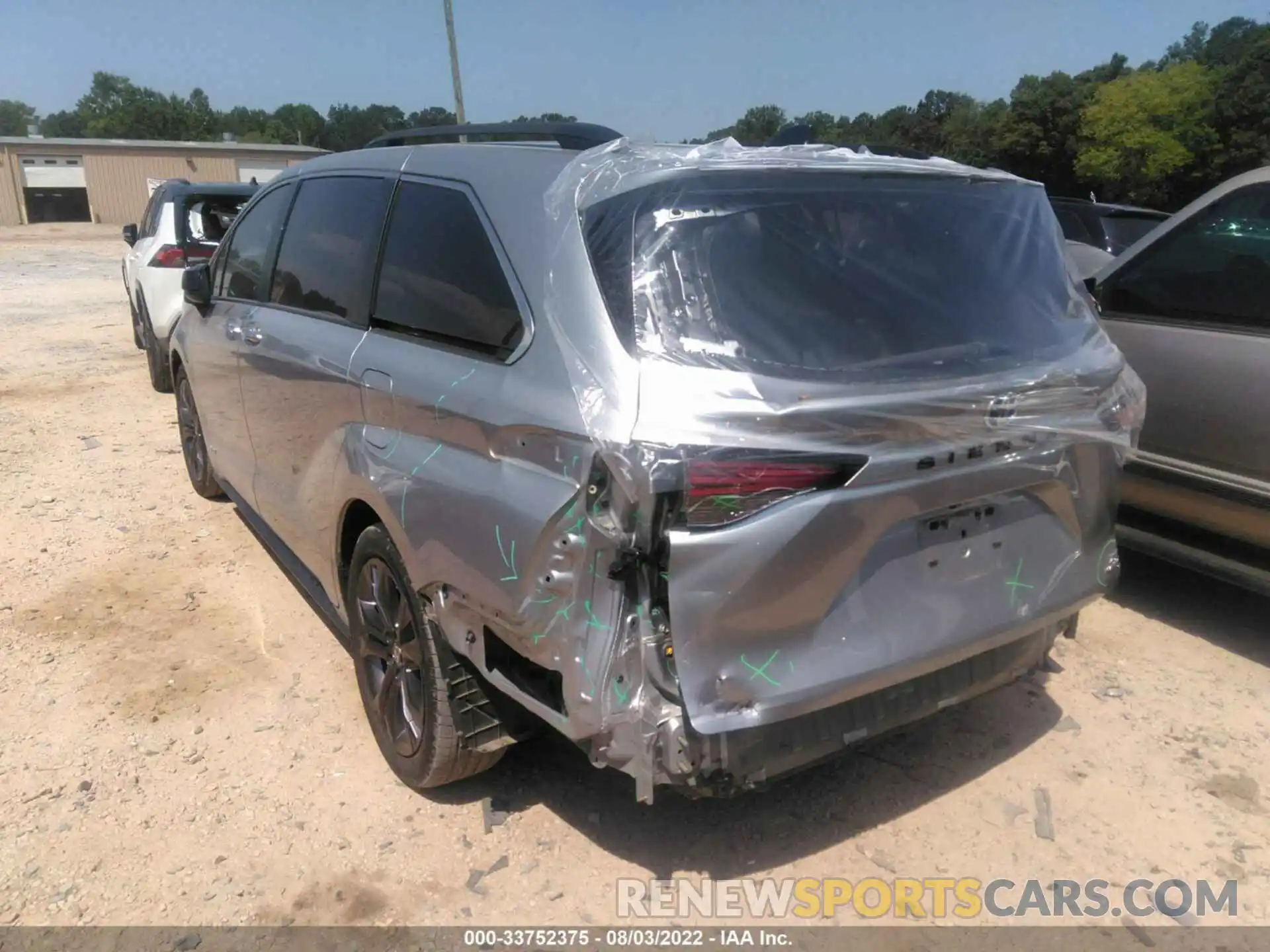 3 Photograph of a damaged car 5TDXRKEC0MS035594 TOYOTA SIENNA 2021