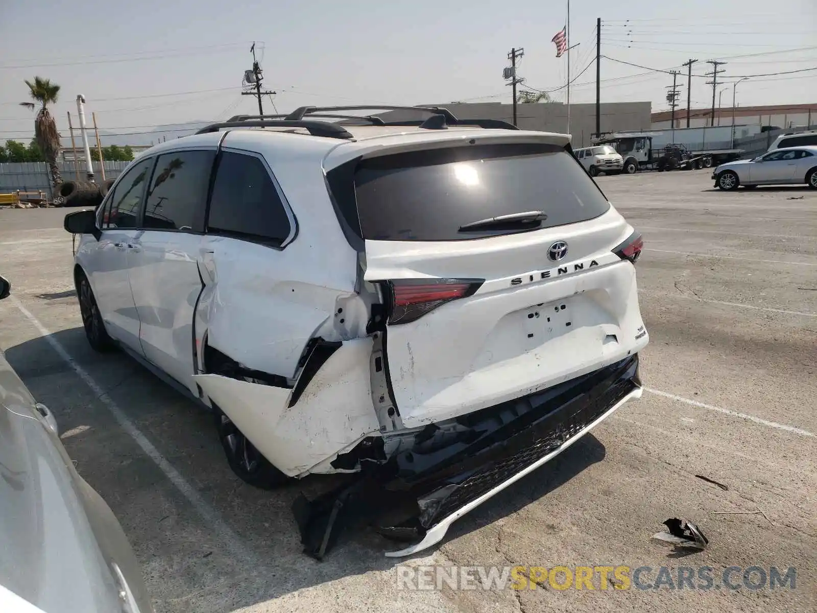 3 Photograph of a damaged car 5TDXRKEC0MS041170 TOYOTA SIENNA 2021