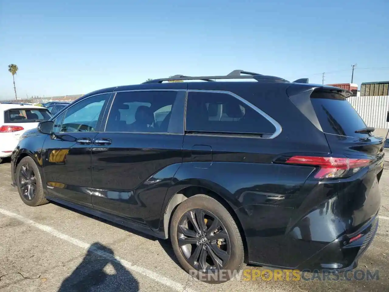 2 Photograph of a damaged car 5TDXRKEC5MS006849 TOYOTA SIENNA 2021