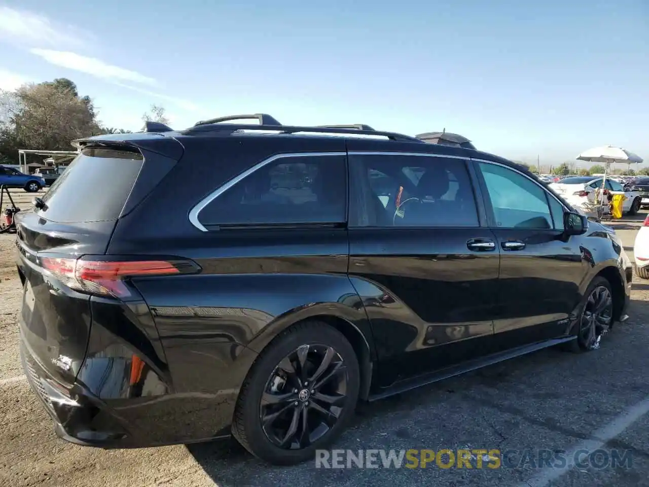 3 Photograph of a damaged car 5TDXRKEC5MS006849 TOYOTA SIENNA 2021