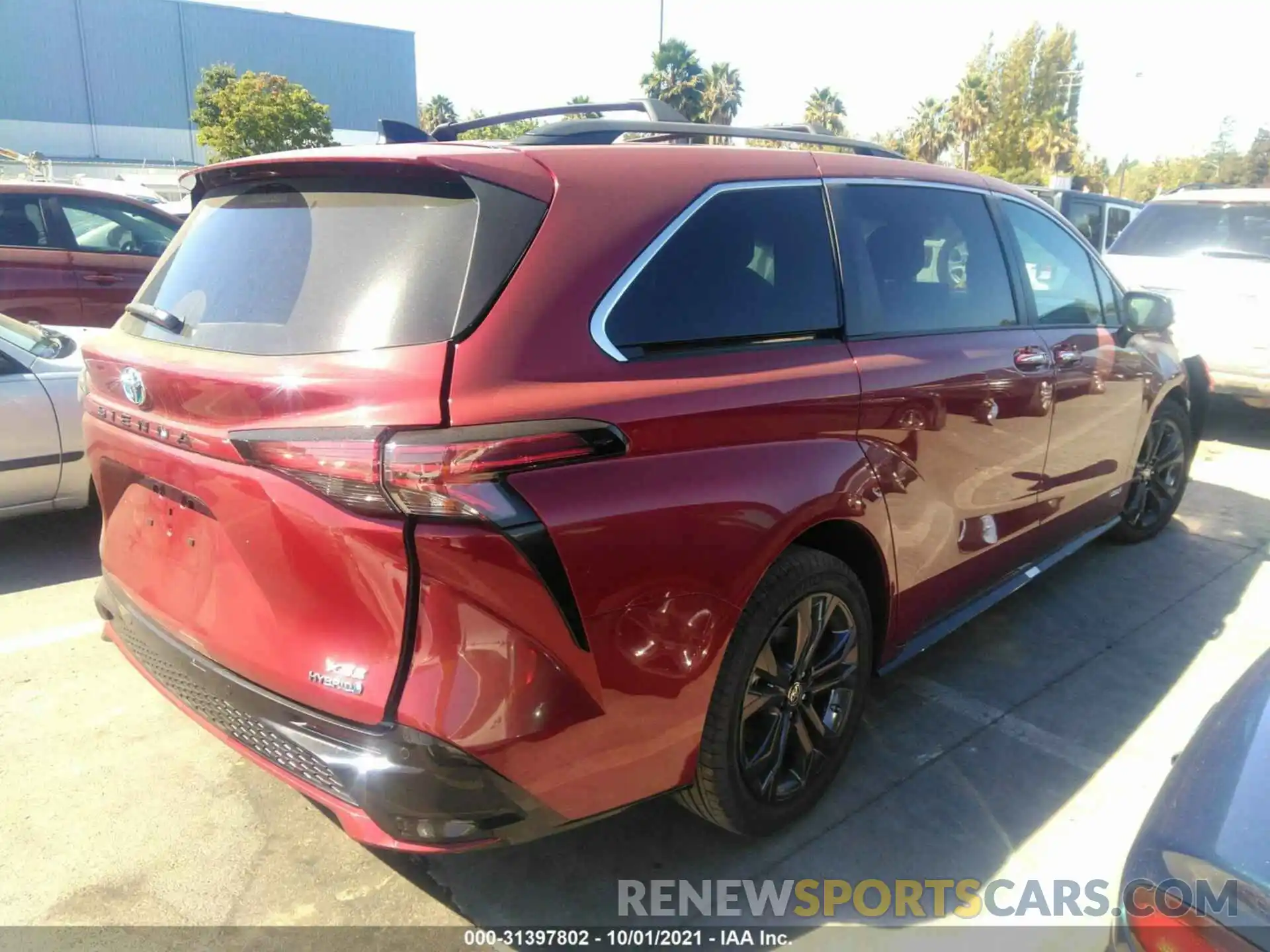 4 Photograph of a damaged car 5TDXRKEC7MS043272 TOYOTA SIENNA 2021