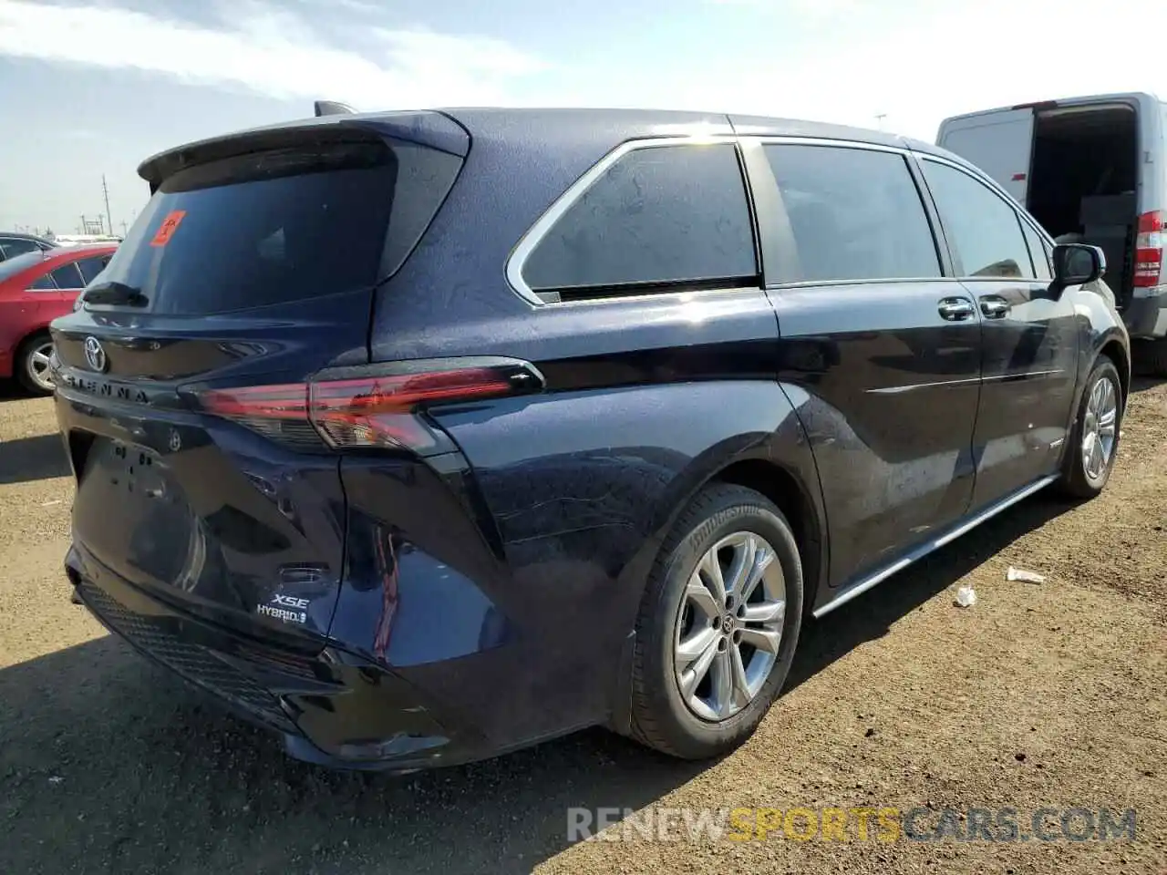 4 Photograph of a damaged car 5TDXSKFC4MS002035 TOYOTA SIENNA 2021