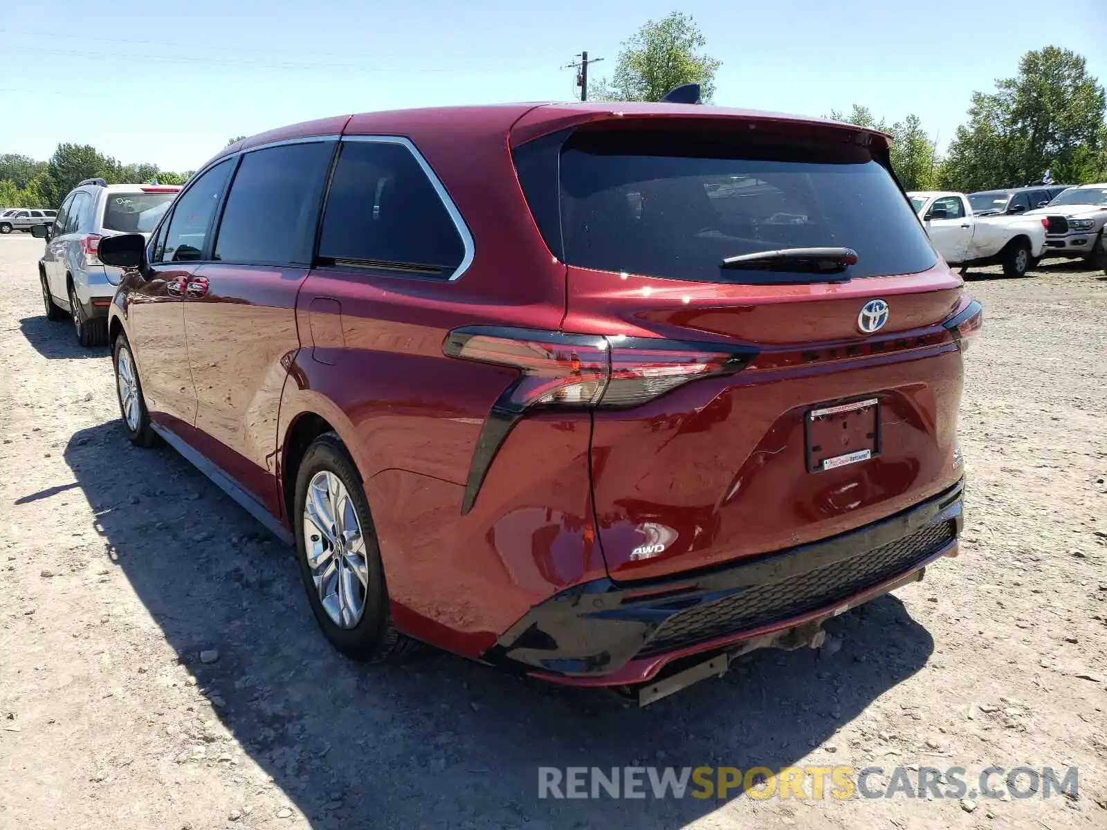 3 Photograph of a damaged car 5TDXSKFC5MS015165 TOYOTA SIENNA 2021