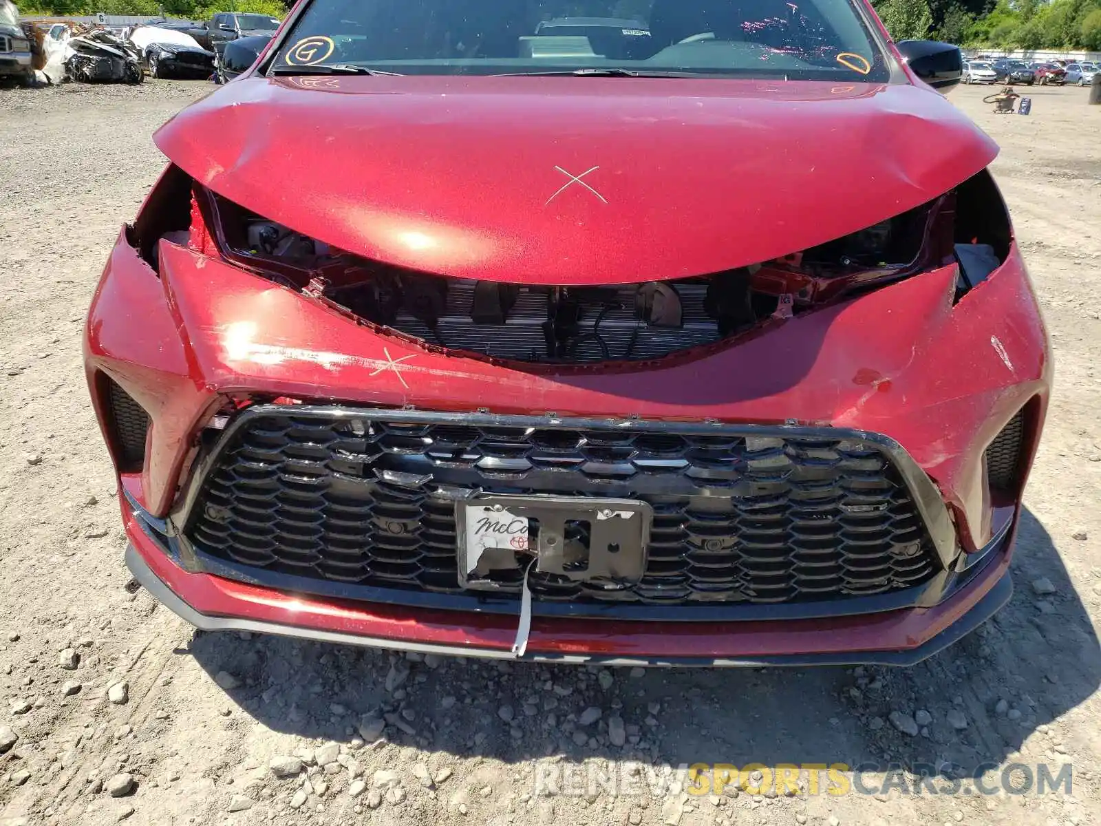 9 Photograph of a damaged car 5TDXSKFC5MS015165 TOYOTA SIENNA 2021