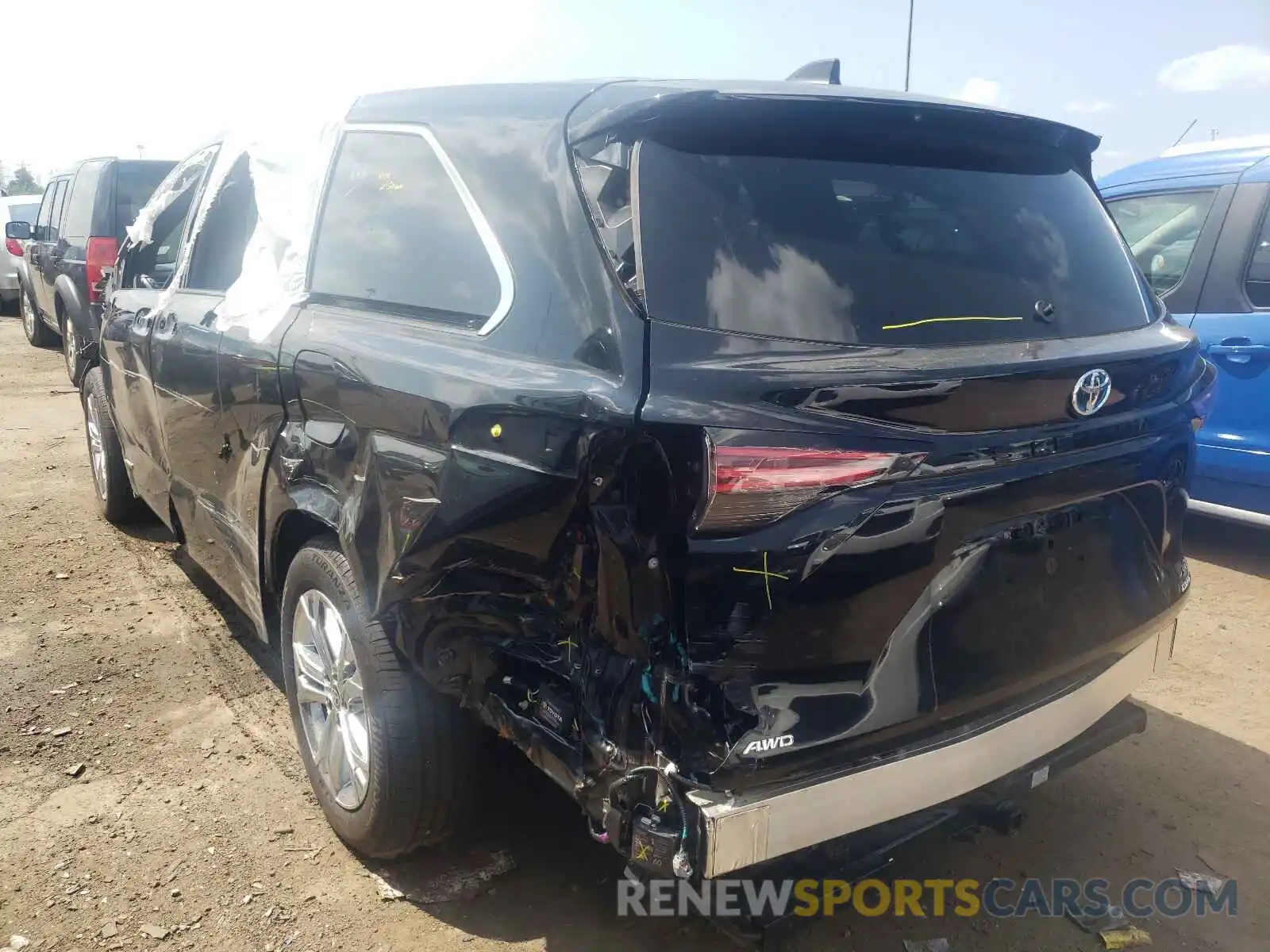 3 Photograph of a damaged car 5TDXSKFC9MS019462 TOYOTA SIENNA 2021