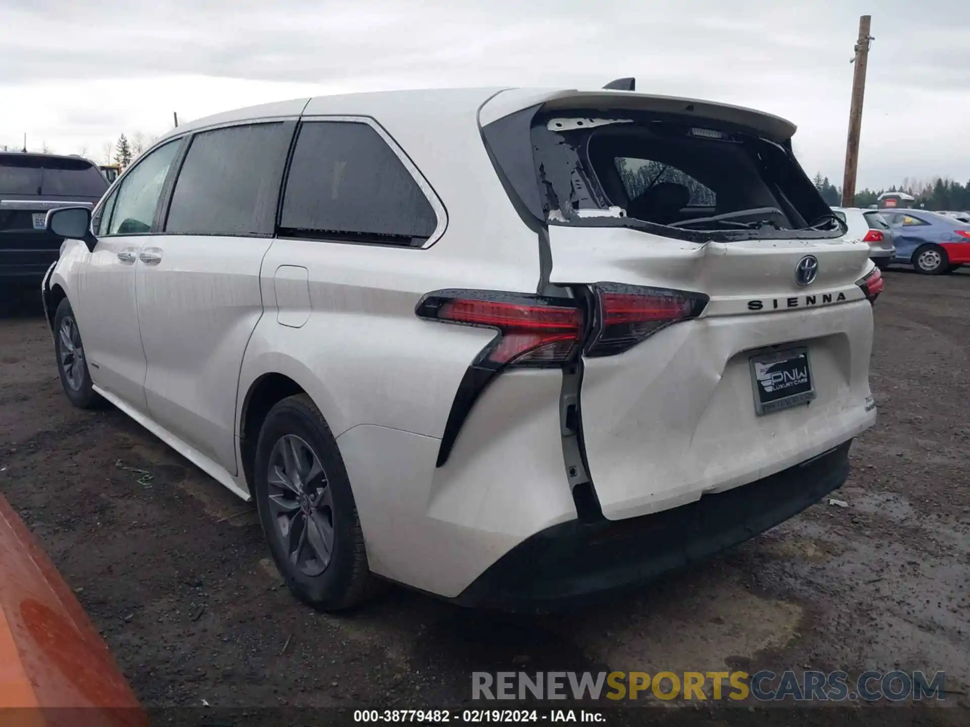 3 Photograph of a damaged car 5TDYRKEC0MS003488 TOYOTA SIENNA 2021