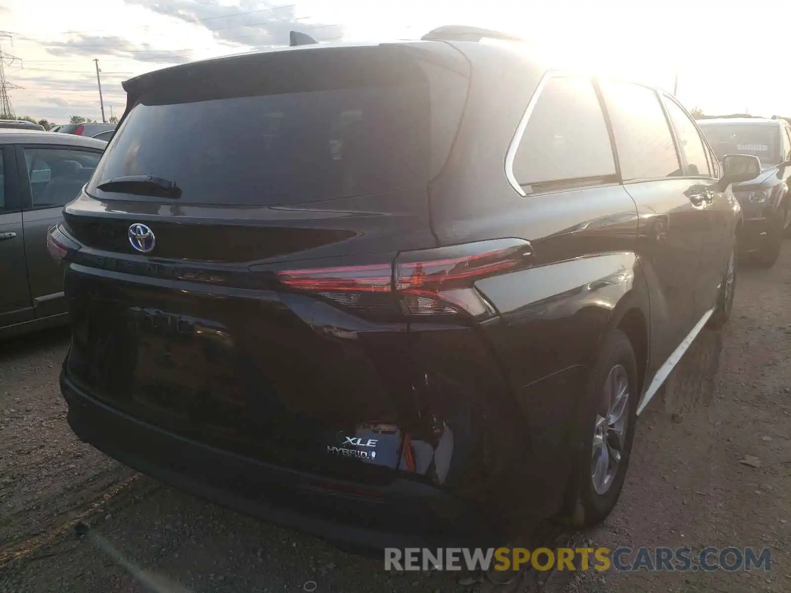 4 Photograph of a damaged car 5TDYRKEC0MS050746 TOYOTA SIENNA 2021