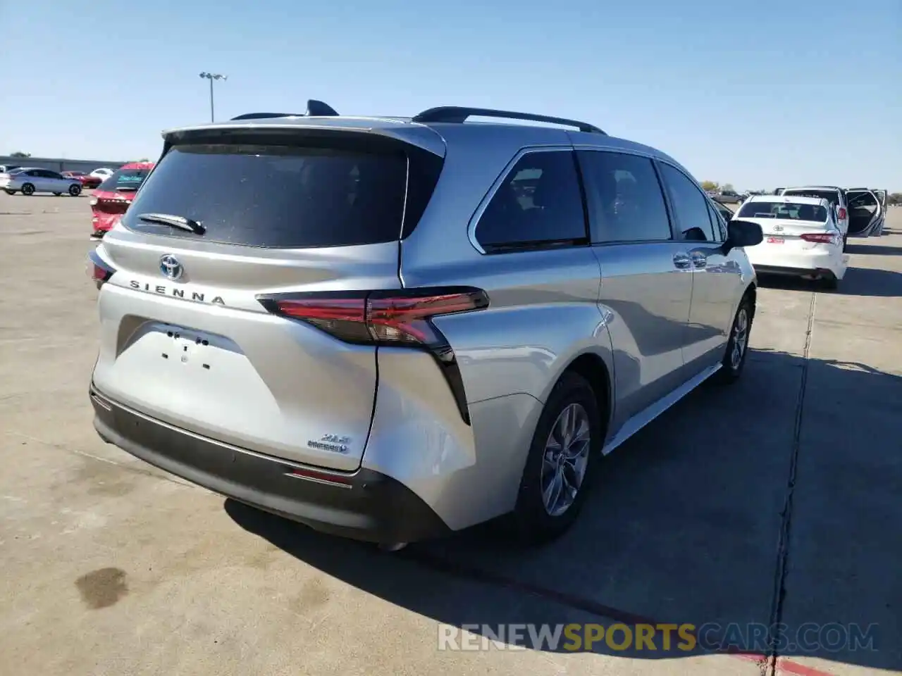 4 Photograph of a damaged car 5TDYRKEC0MS053856 TOYOTA SIENNA 2021