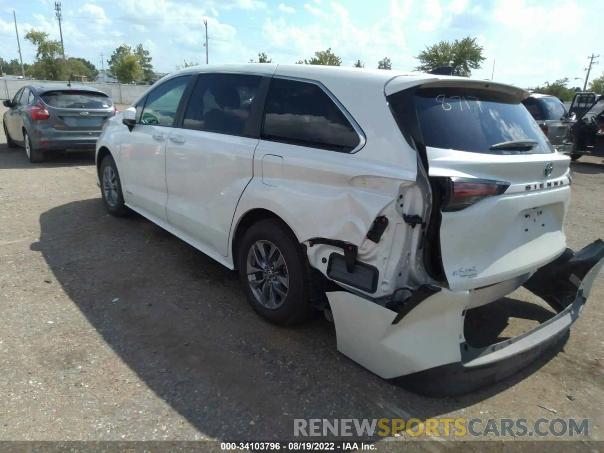 3 Photograph of a damaged car 5TDYRKEC1MS008473 TOYOTA SIENNA 2021