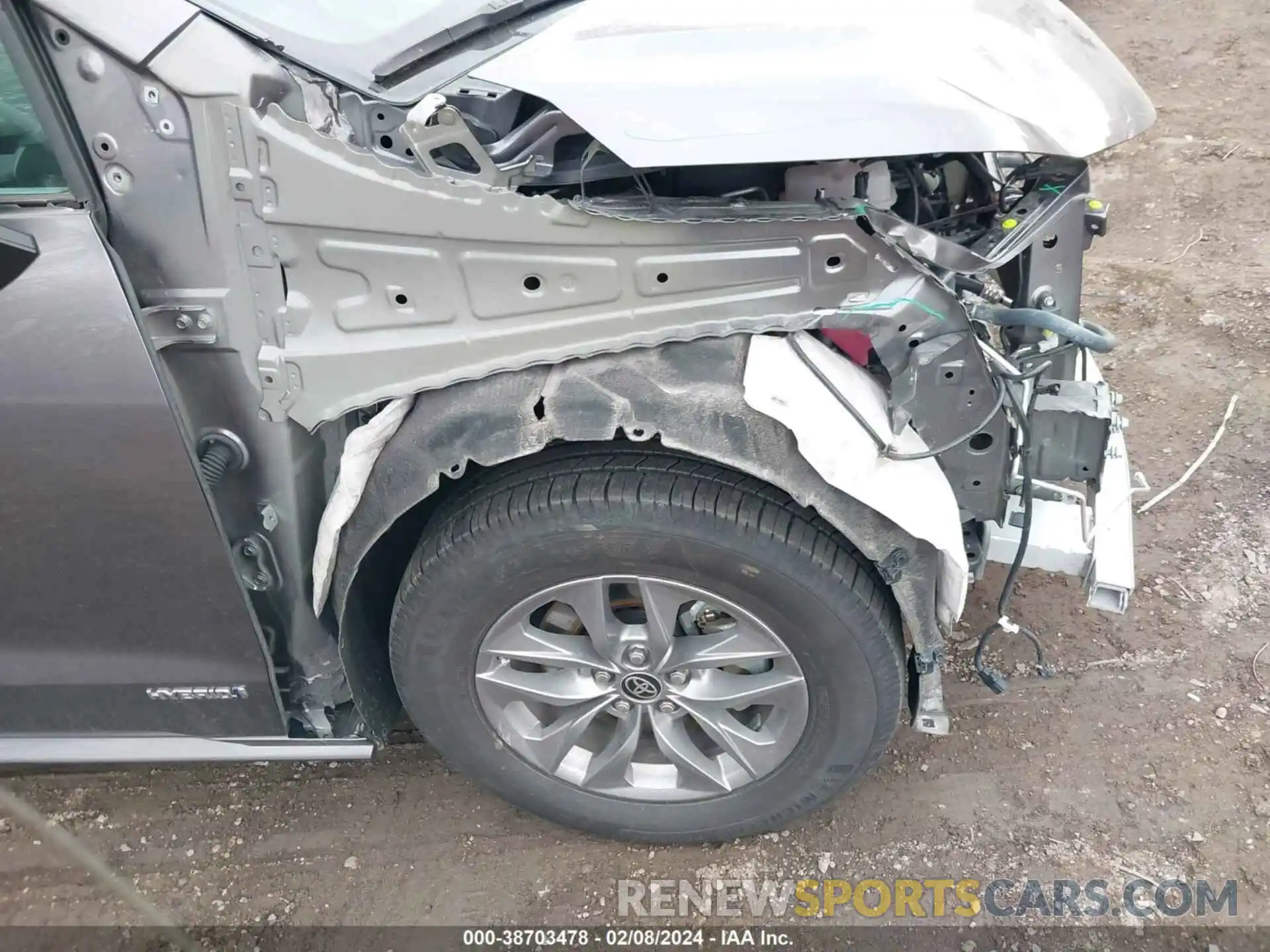 18 Photograph of a damaged car 5TDYRKEC1MS059942 TOYOTA SIENNA 2021