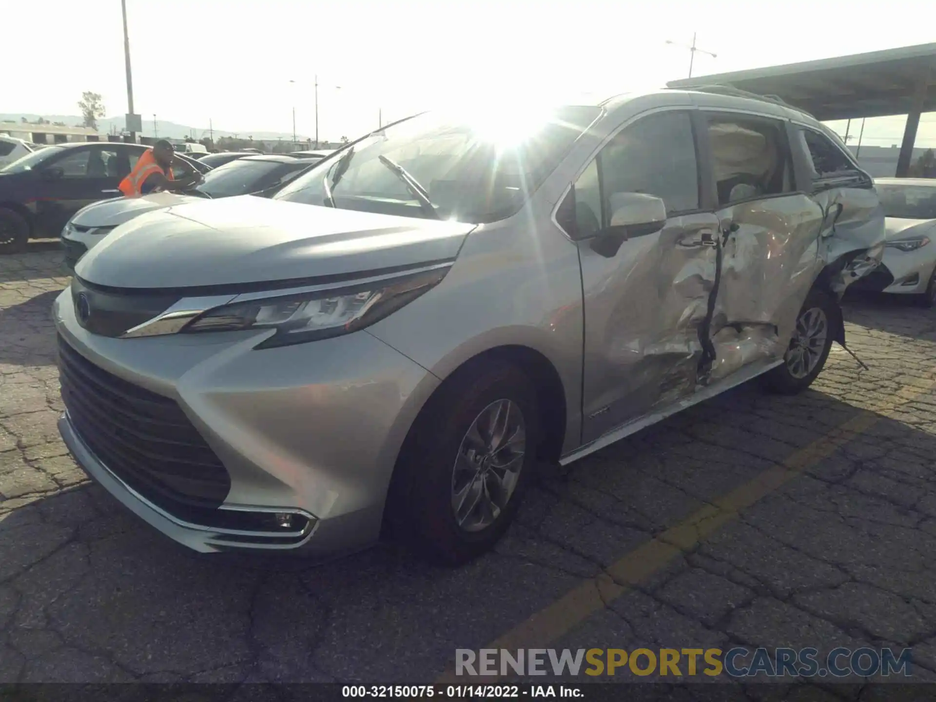 2 Фотография поврежденного автомобиля 5TDYRKEC1MS067717 TOYOTA SIENNA 2021