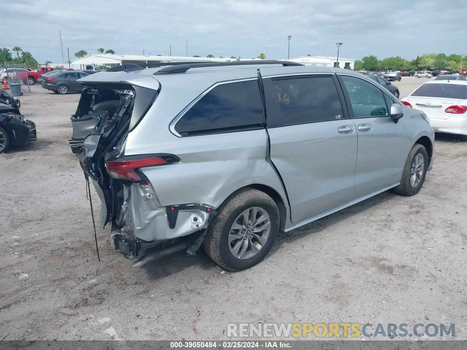 4 Фотография поврежденного автомобиля 5TDYRKEC1MS073792 TOYOTA SIENNA 2021