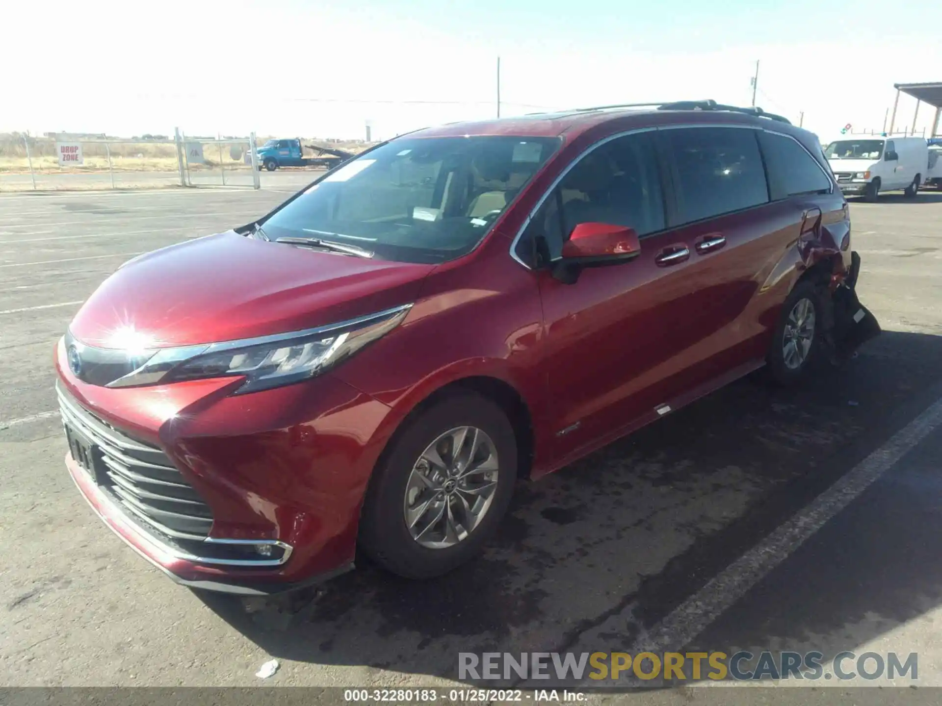 2 Photograph of a damaged car 5TDYRKEC2MS005839 TOYOTA SIENNA 2021