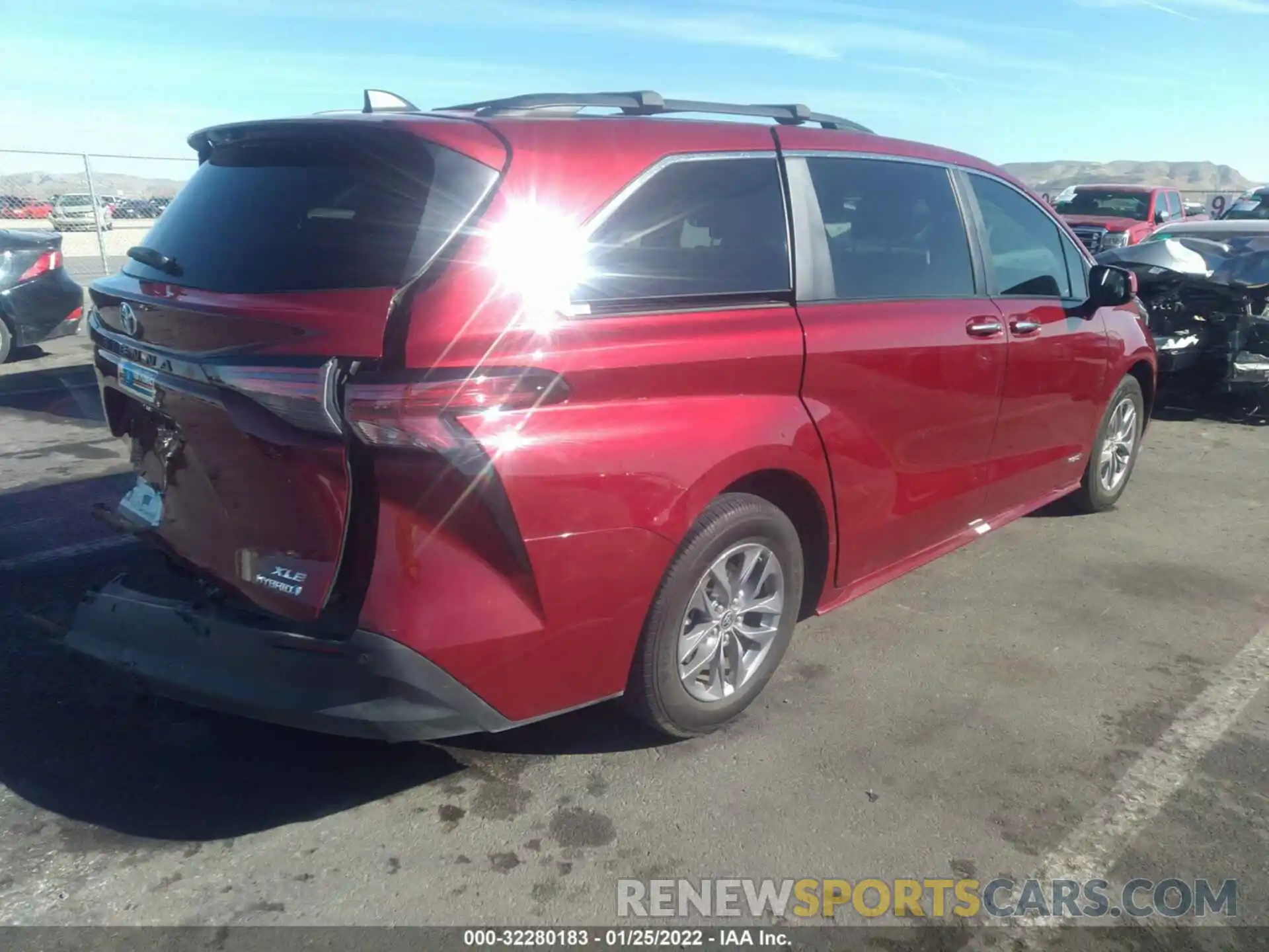 4 Photograph of a damaged car 5TDYRKEC2MS005839 TOYOTA SIENNA 2021