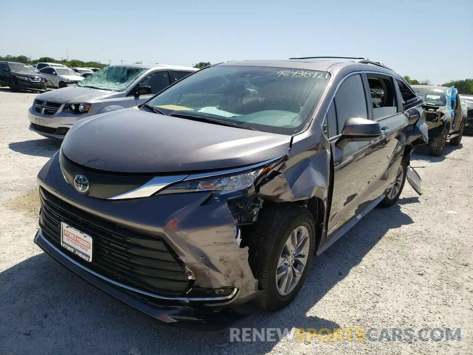 2 Photograph of a damaged car 5TDYRKEC2MS024424 TOYOTA SIENNA 2021