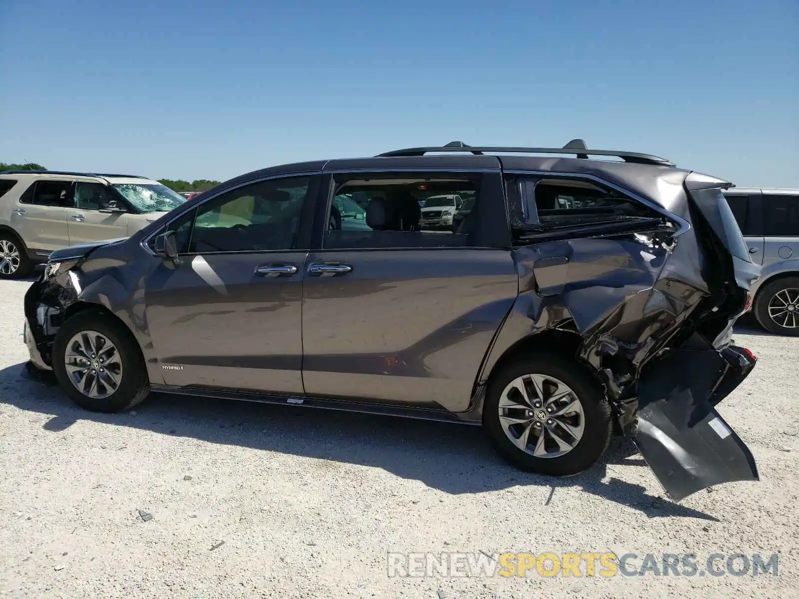 9 Photograph of a damaged car 5TDYRKEC2MS024424 TOYOTA SIENNA 2021