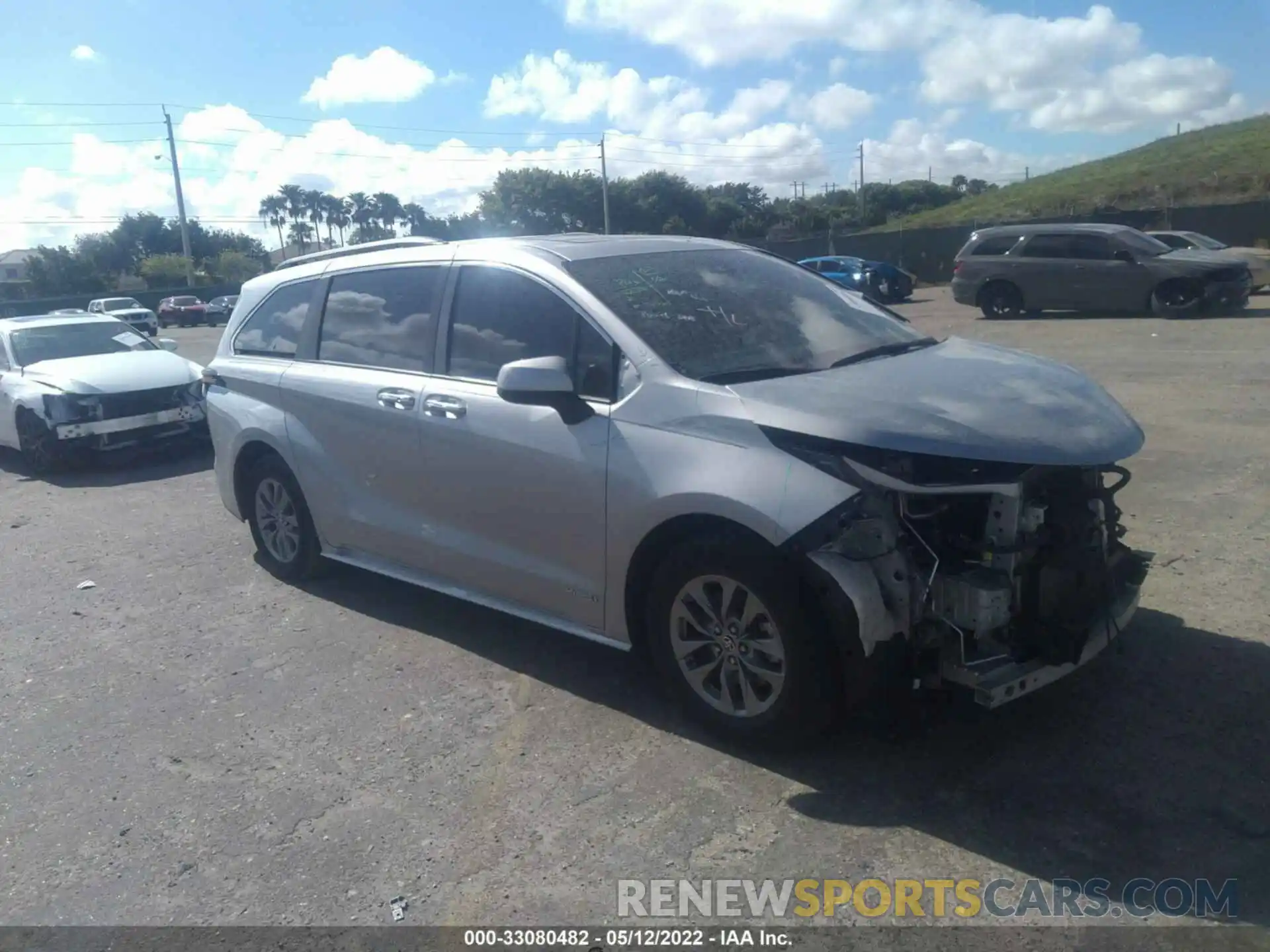 1 Photograph of a damaged car 5TDYRKEC2MS028862 TOYOTA SIENNA 2021