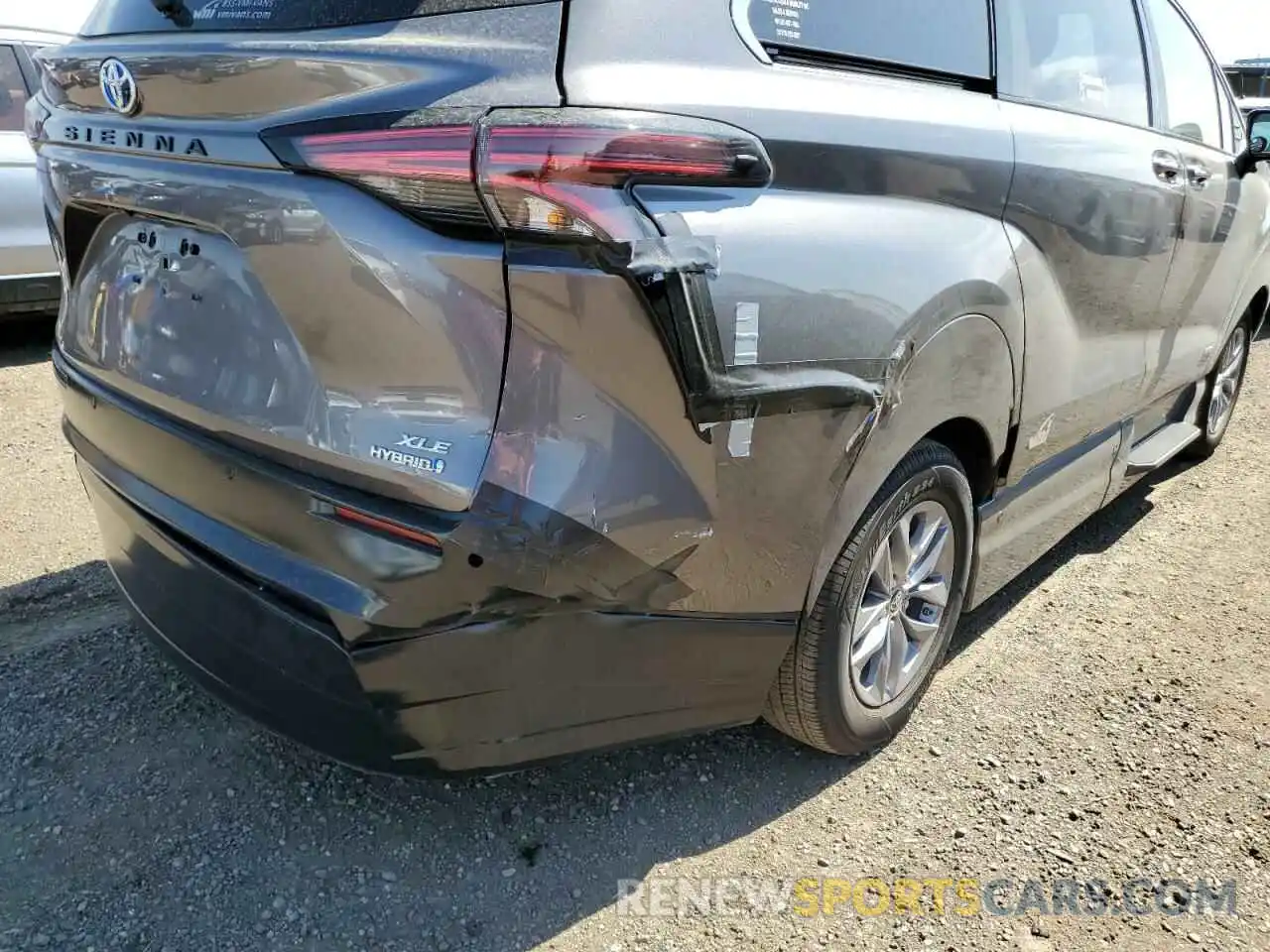 9 Photograph of a damaged car 5TDYRKEC2MS042194 TOYOTA SIENNA 2021