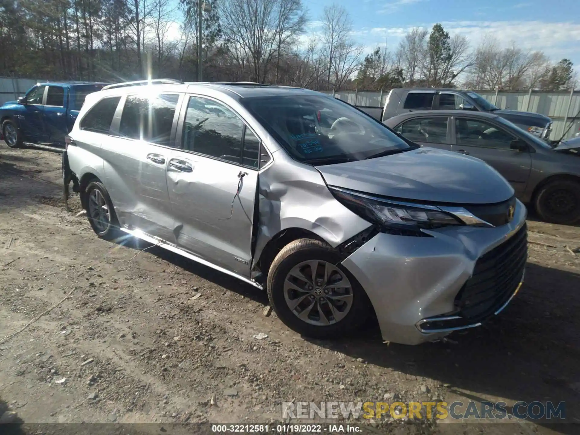 1 Фотография поврежденного автомобиля 5TDYRKEC2MS044267 TOYOTA SIENNA 2021