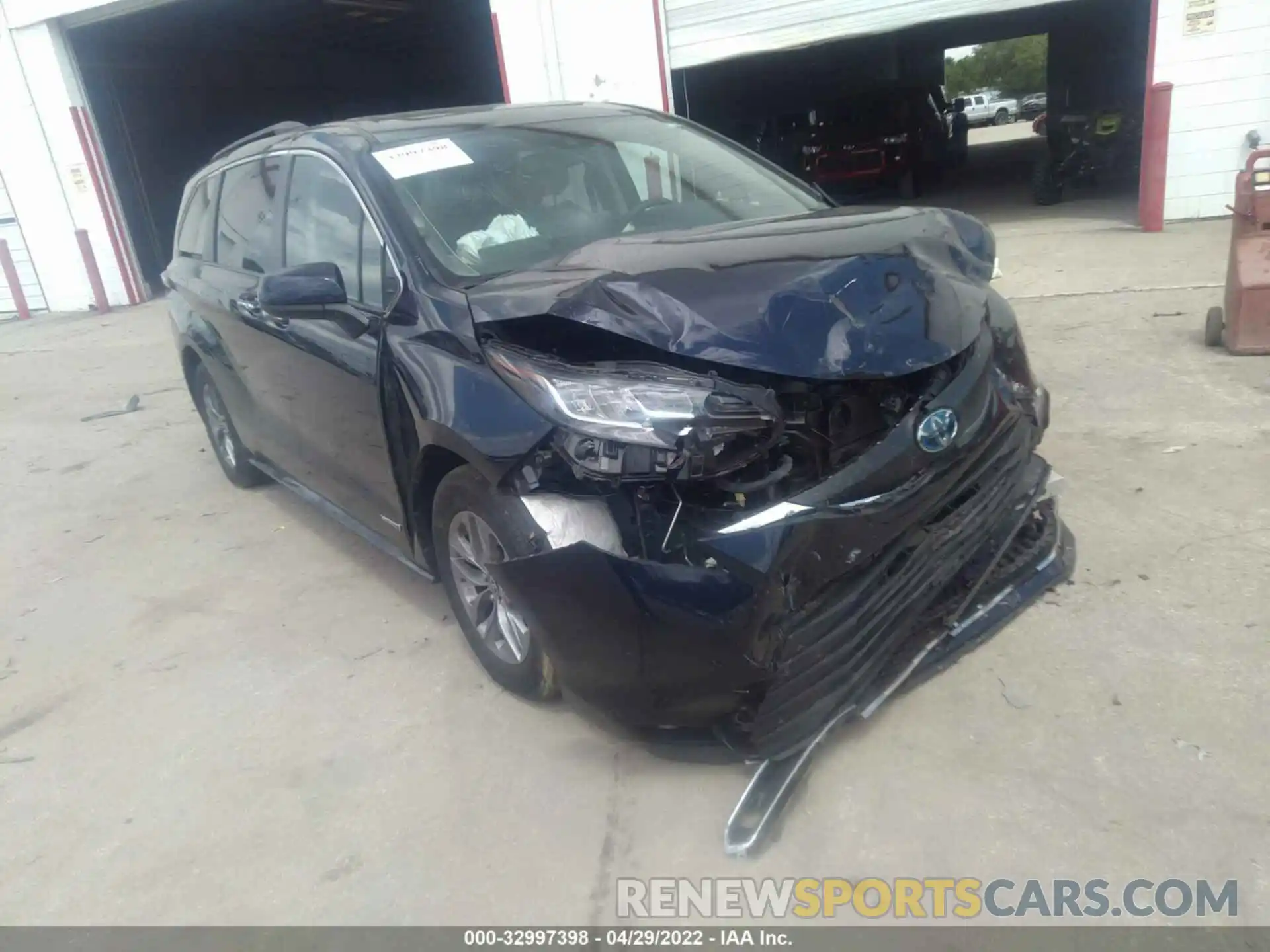 1 Фотография поврежденного автомобиля 5TDYRKEC2MS044754 TOYOTA SIENNA 2021