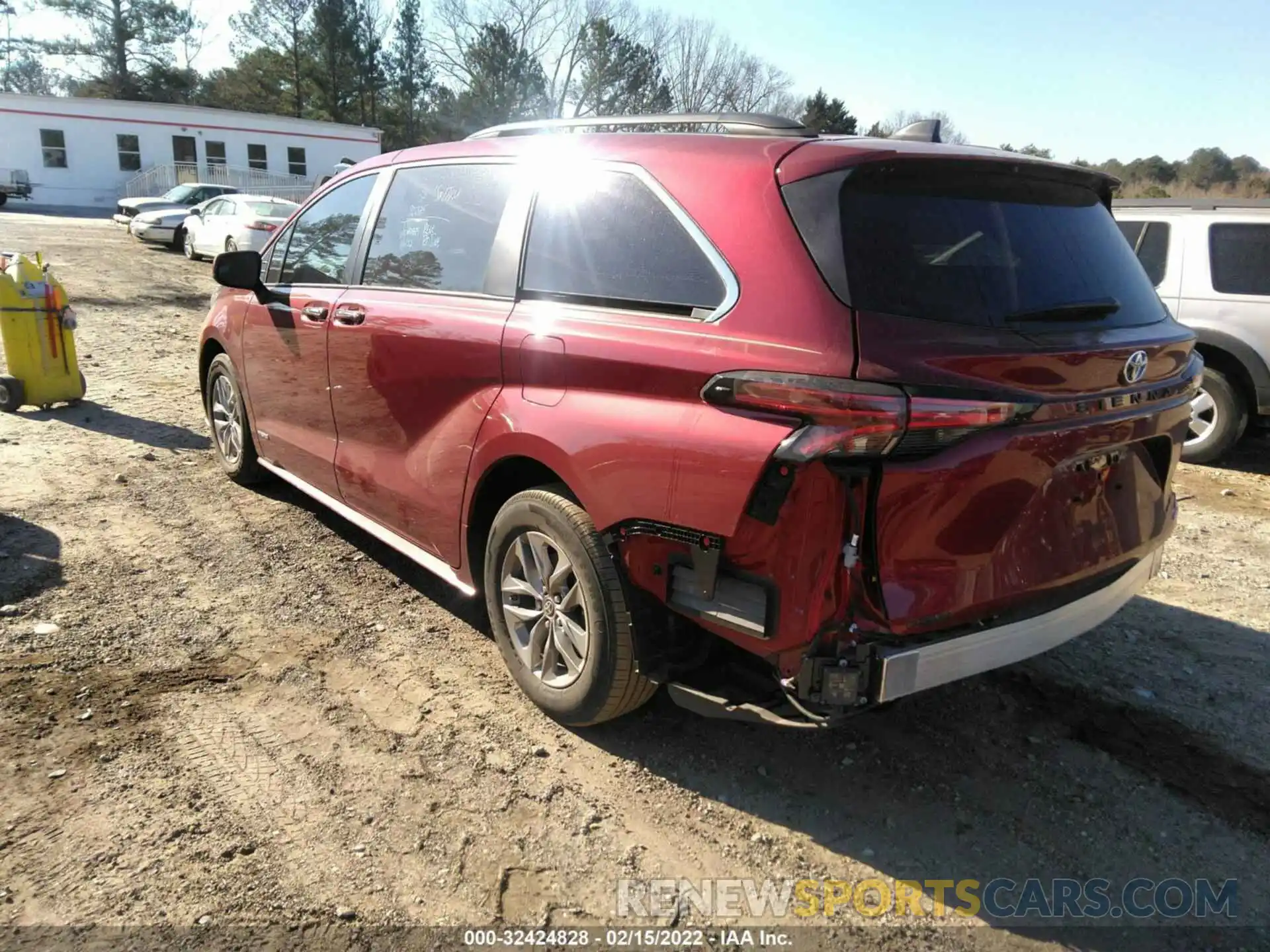 3 Photograph of a damaged car 5TDYRKEC2MS056984 TOYOTA SIENNA 2021