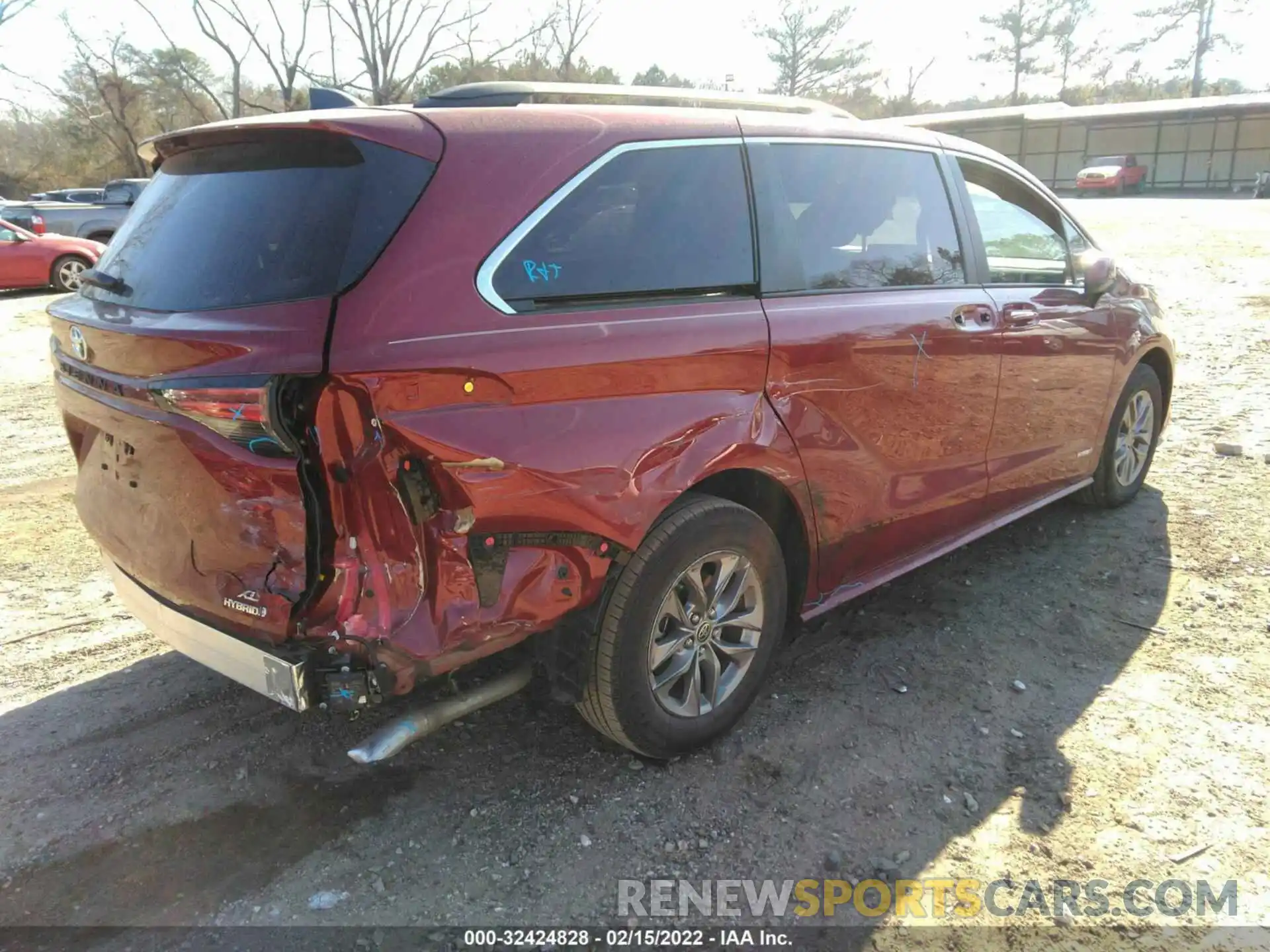 4 Photograph of a damaged car 5TDYRKEC2MS056984 TOYOTA SIENNA 2021