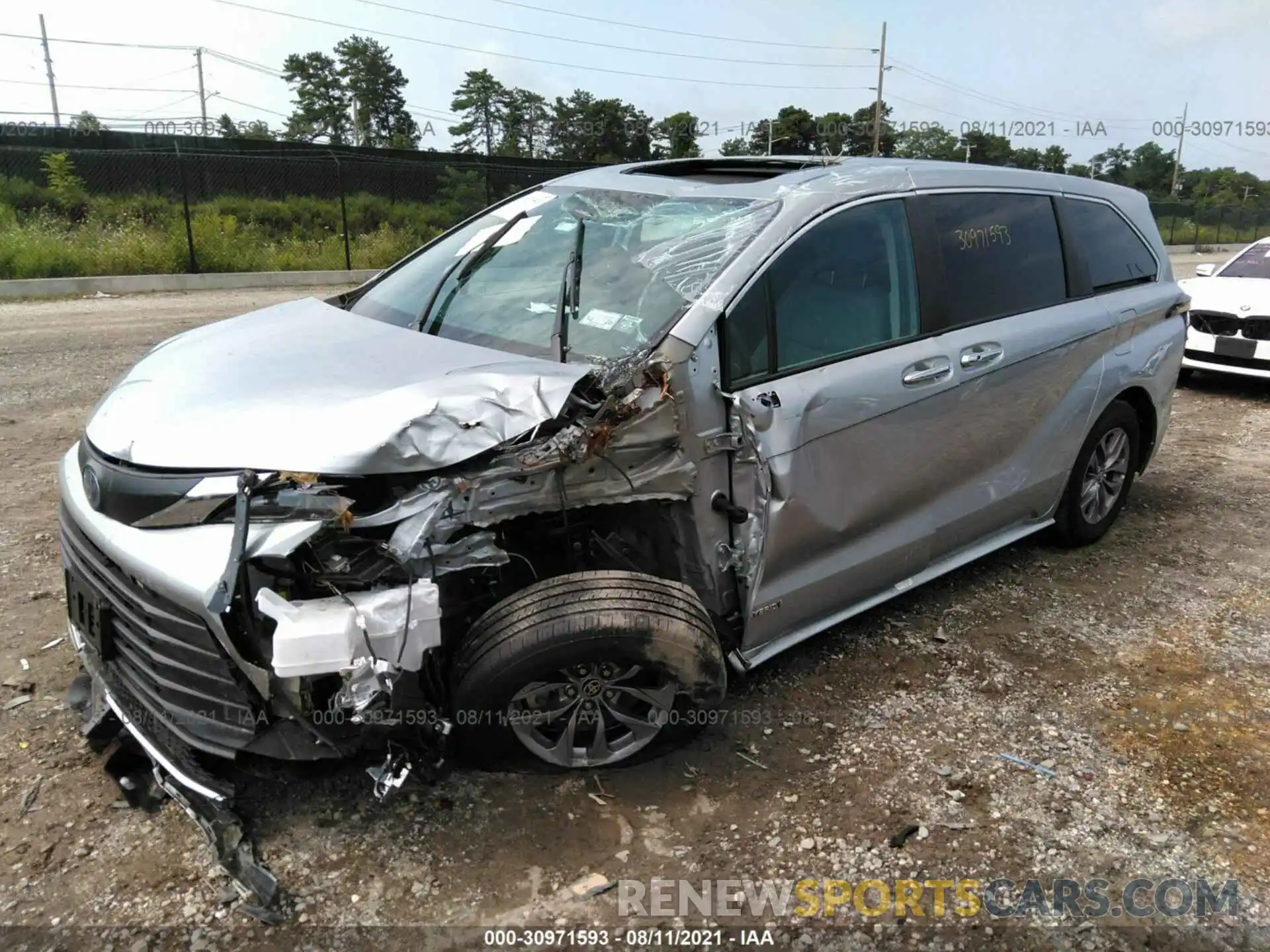 2 Photograph of a damaged car 5TDYRKEC3MS017062 TOYOTA SIENNA 2021