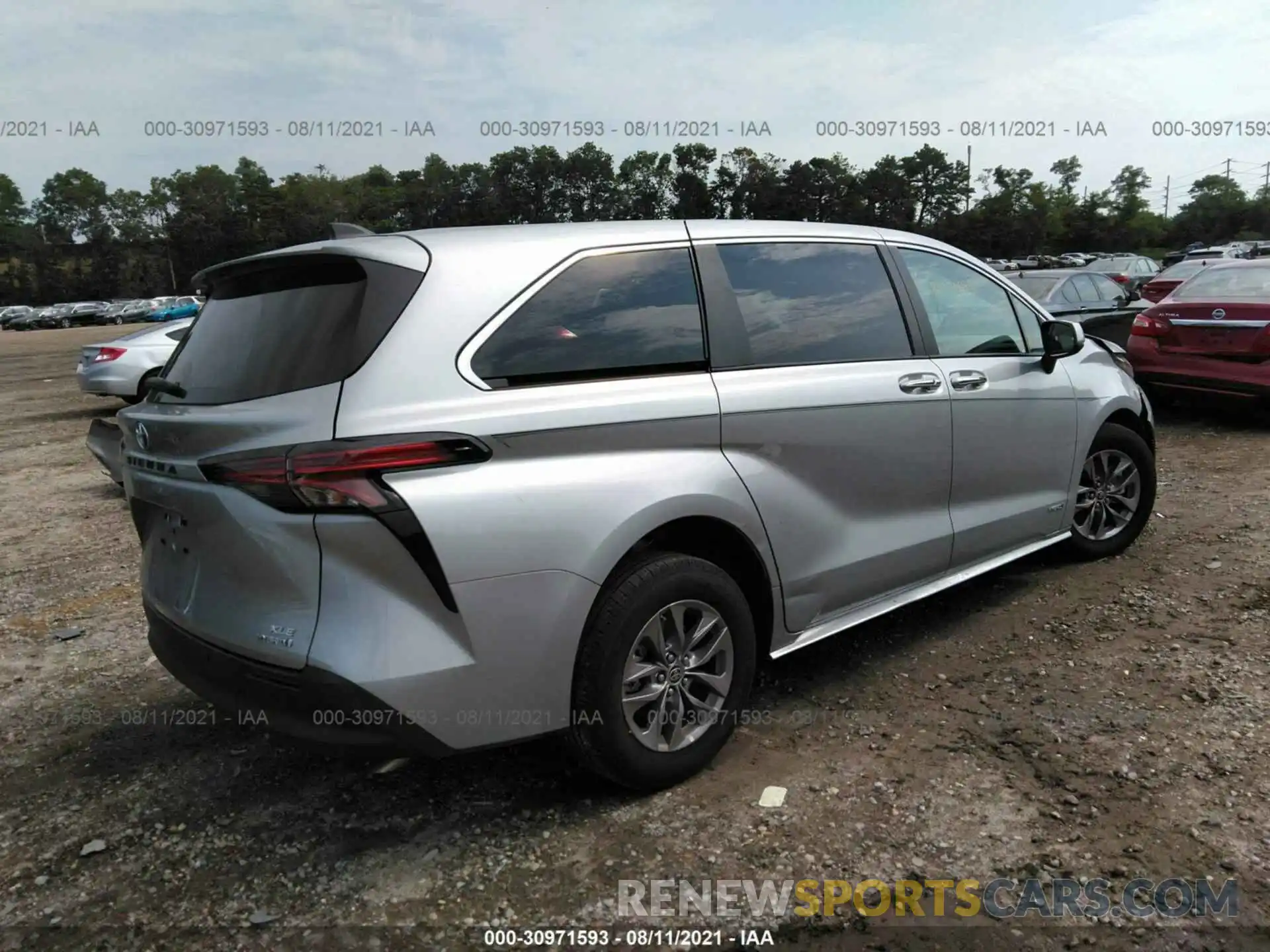 4 Photograph of a damaged car 5TDYRKEC3MS017062 TOYOTA SIENNA 2021